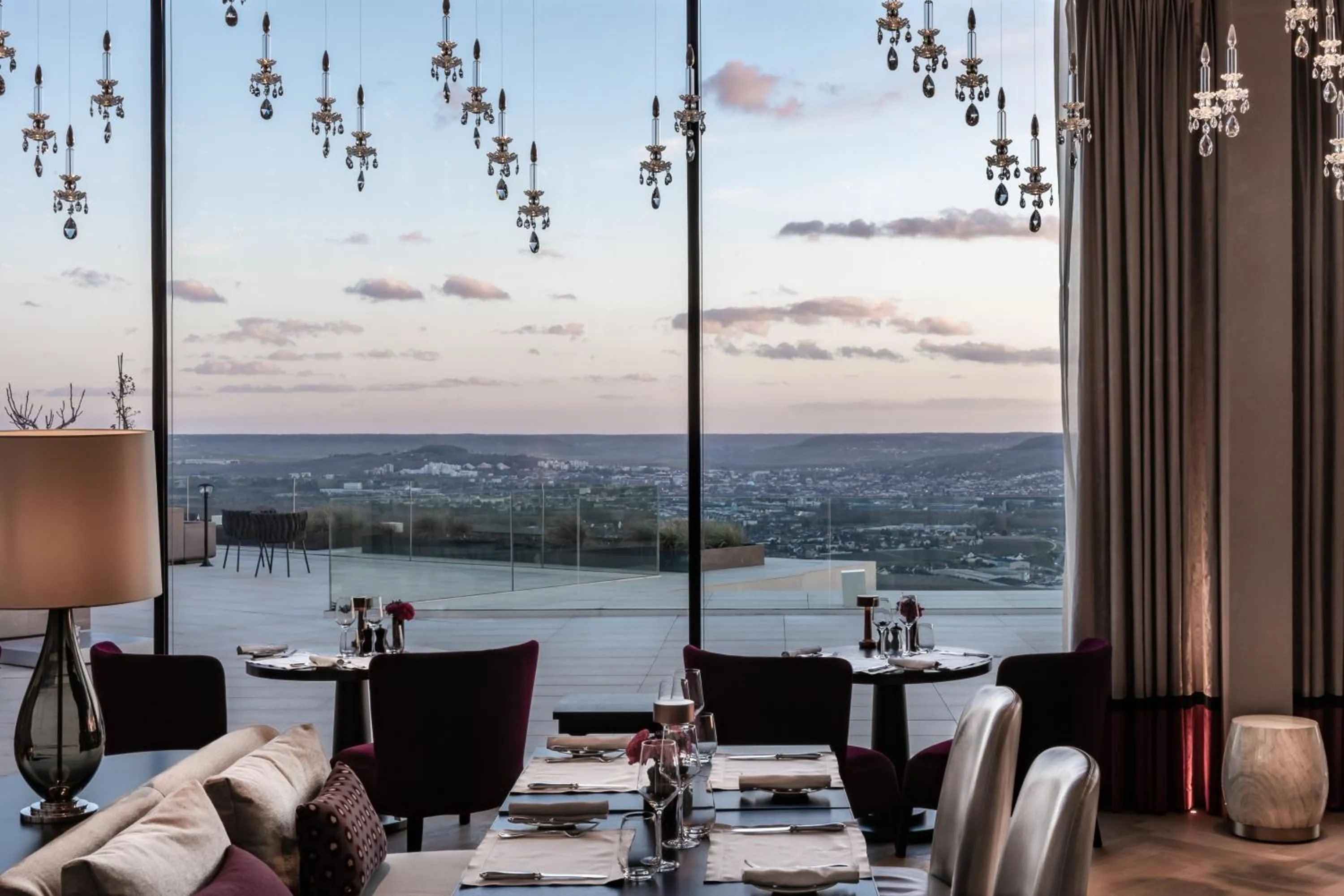 Restaurant/places to eat in Royal Champagne Hotel & Spa