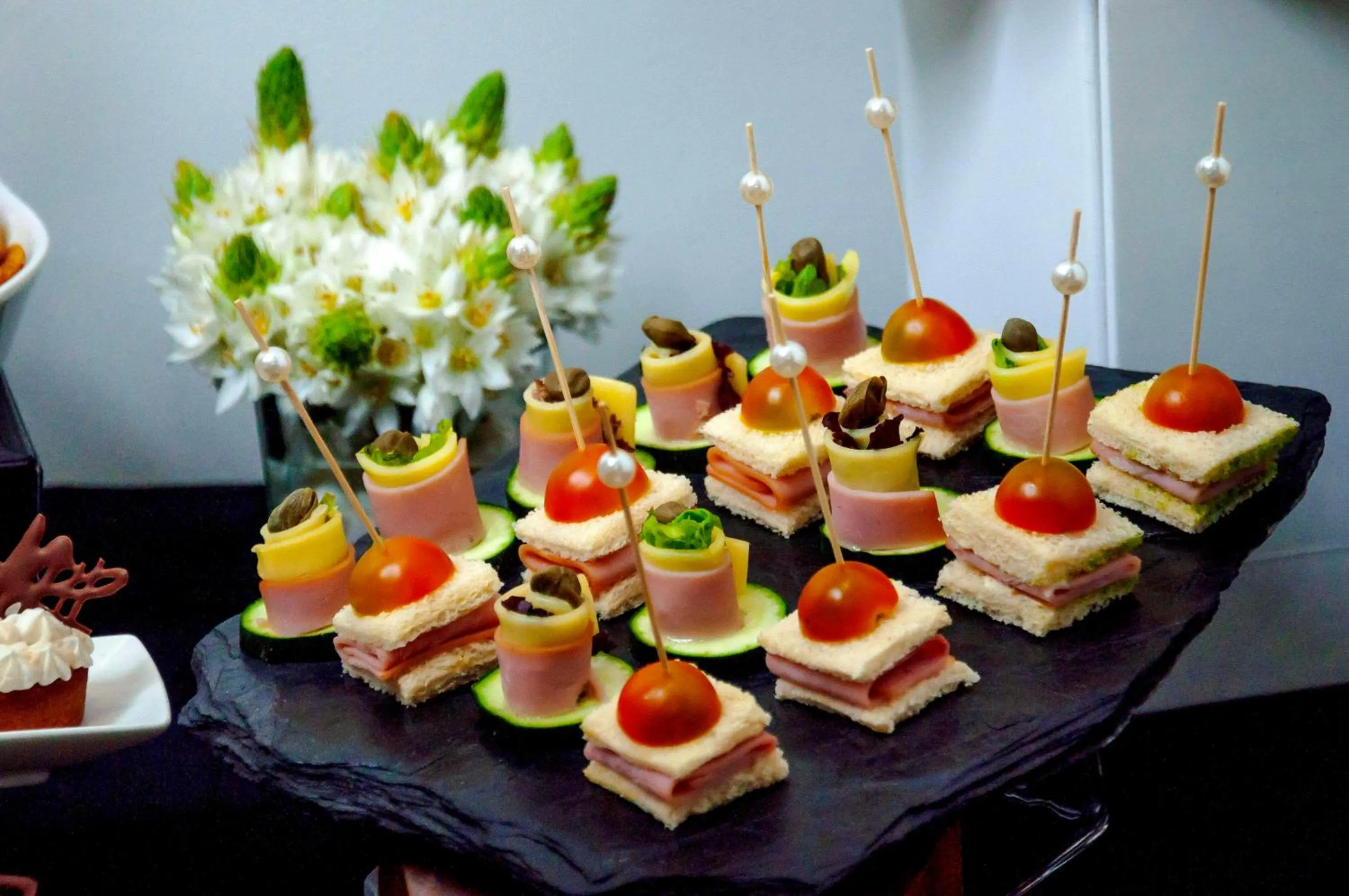 Restaurant/places to eat in NH Boulevard del Río Cali