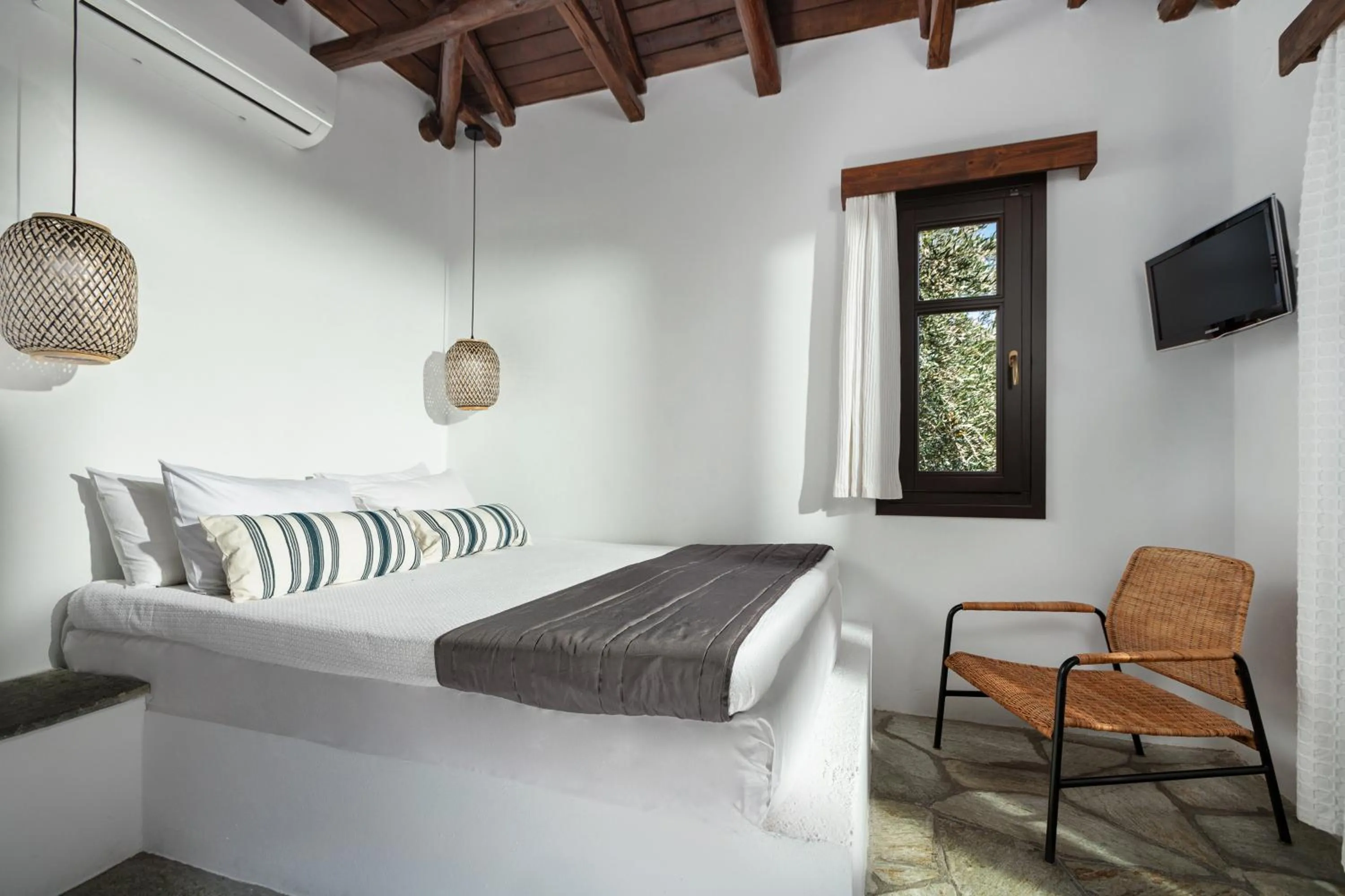 Bedroom, Bed in Aeolos Hotel & Villas - Pelion