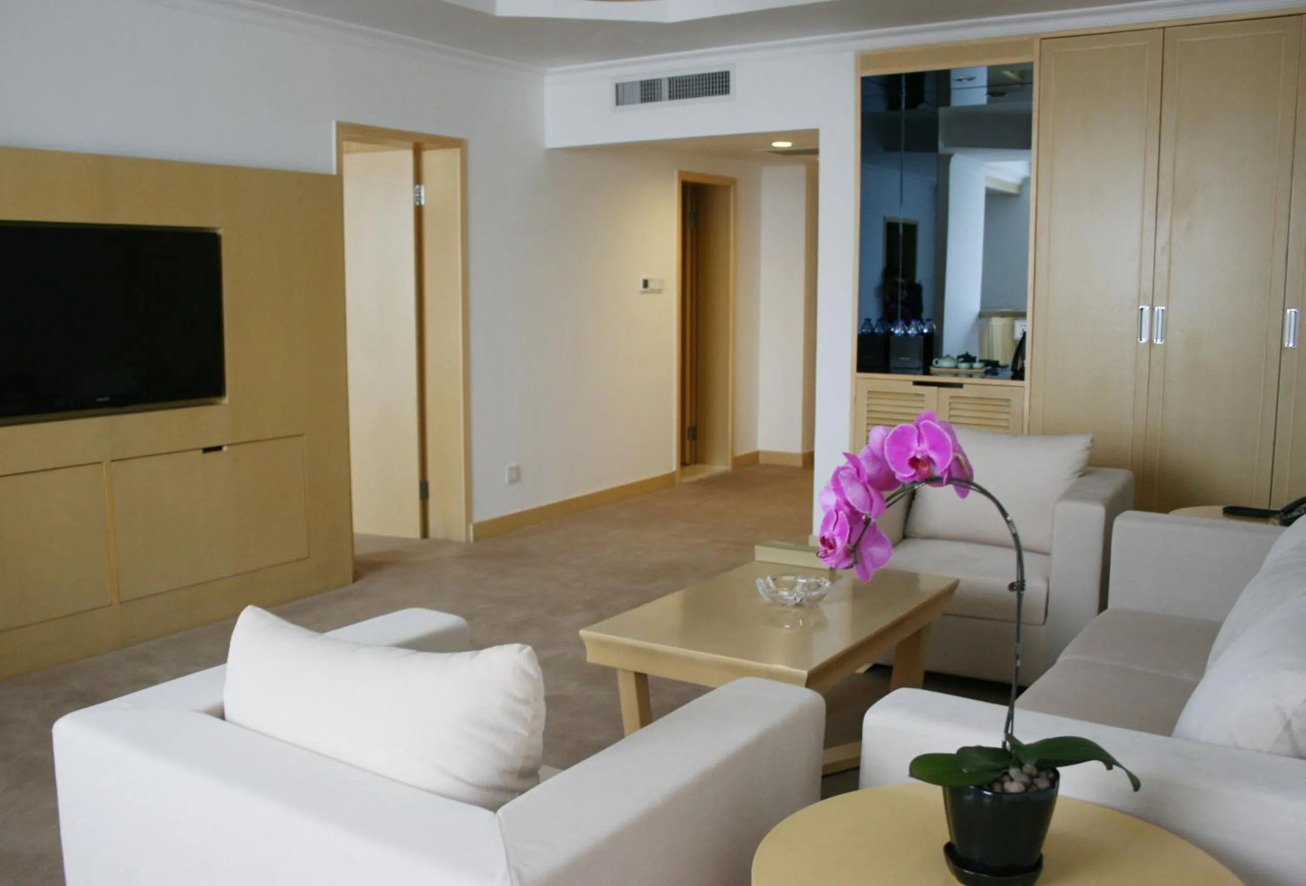 Living room in Grand Mercure Hotel Hualing