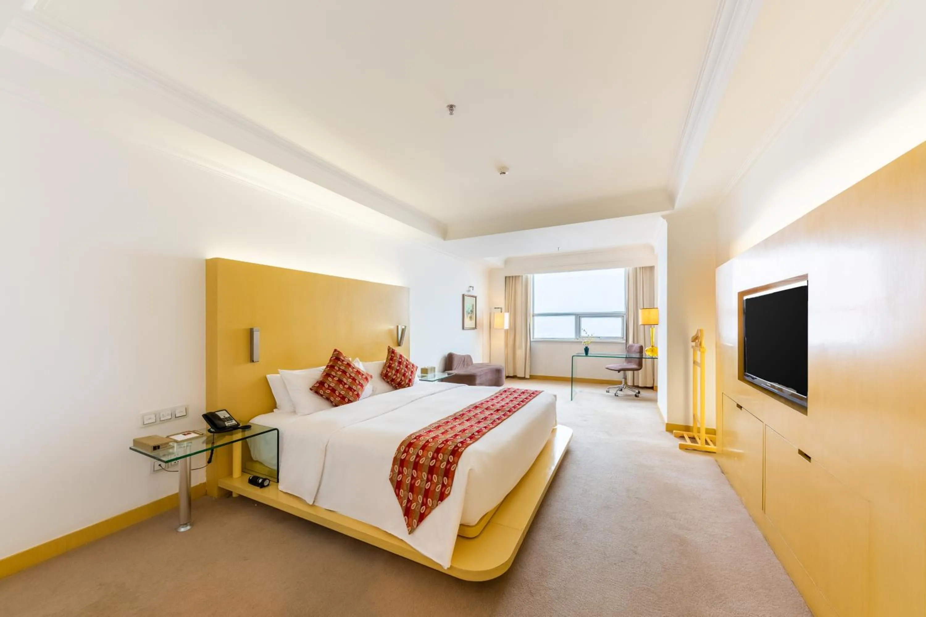 TV and multimedia, Bed in Grand Mercure Hotel Hualing