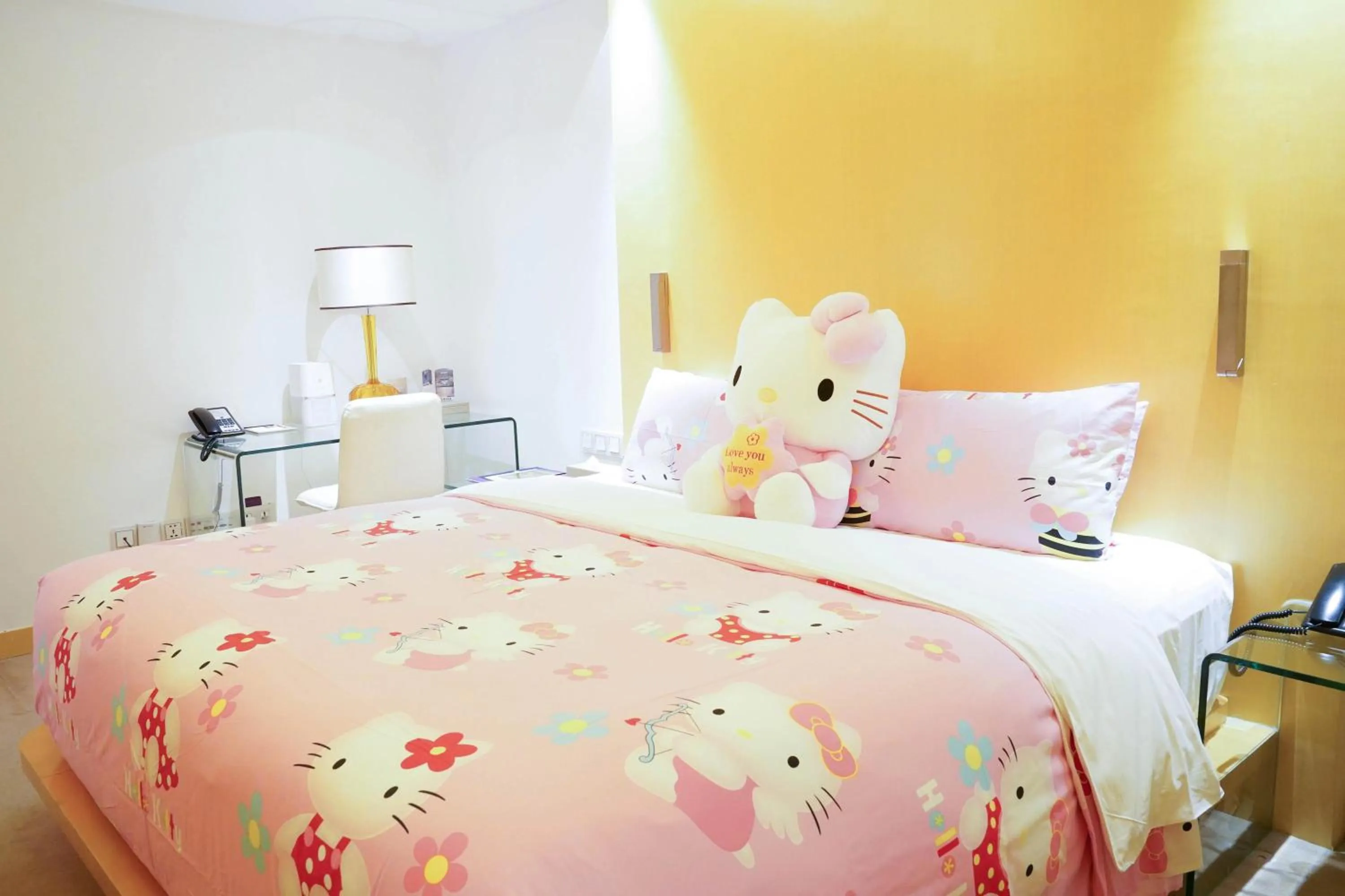 children, Bed in Grand Mercure Hotel Hualing