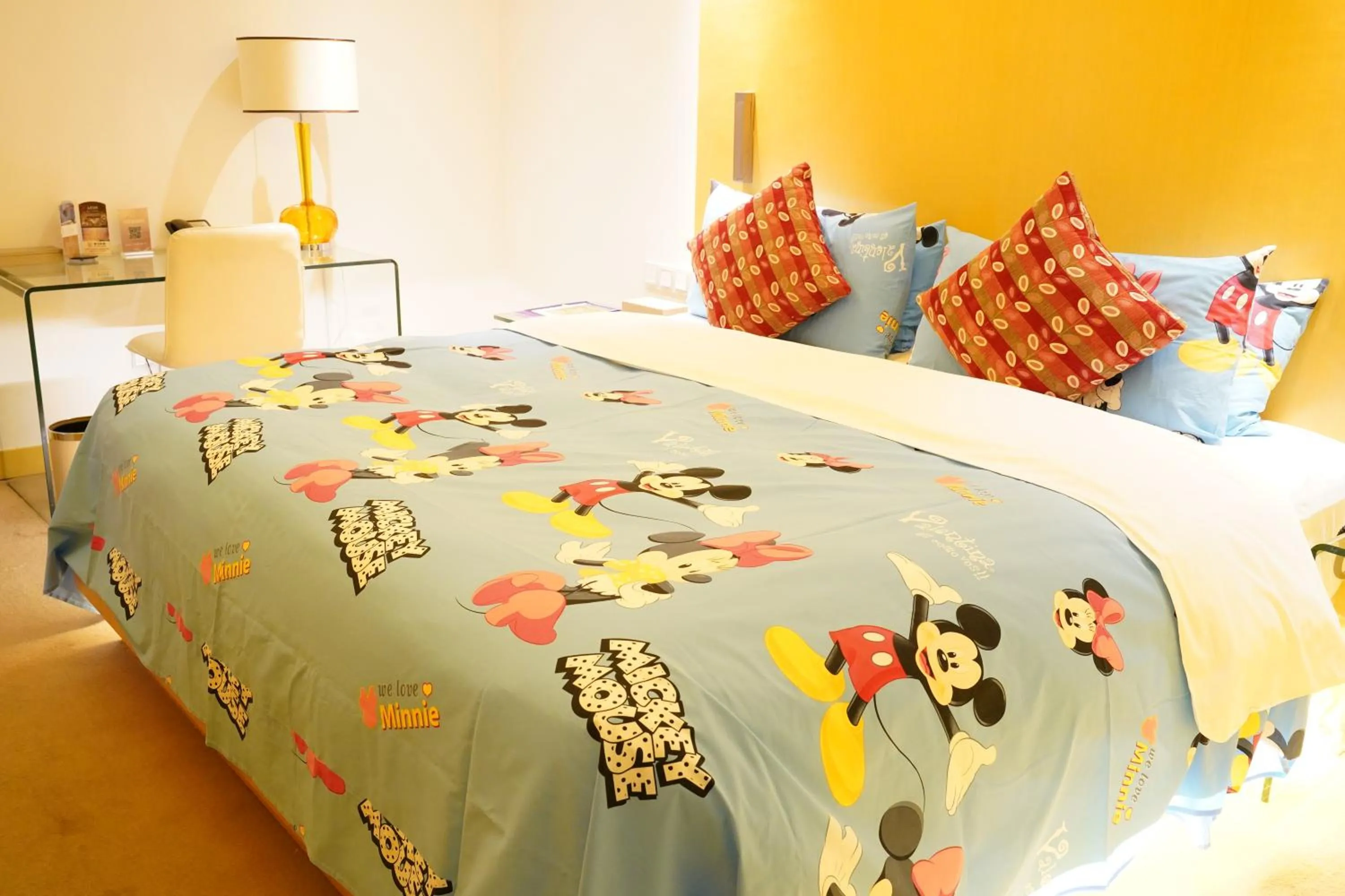 Photo of the whole room, Bed in Grand Mercure Hotel Hualing