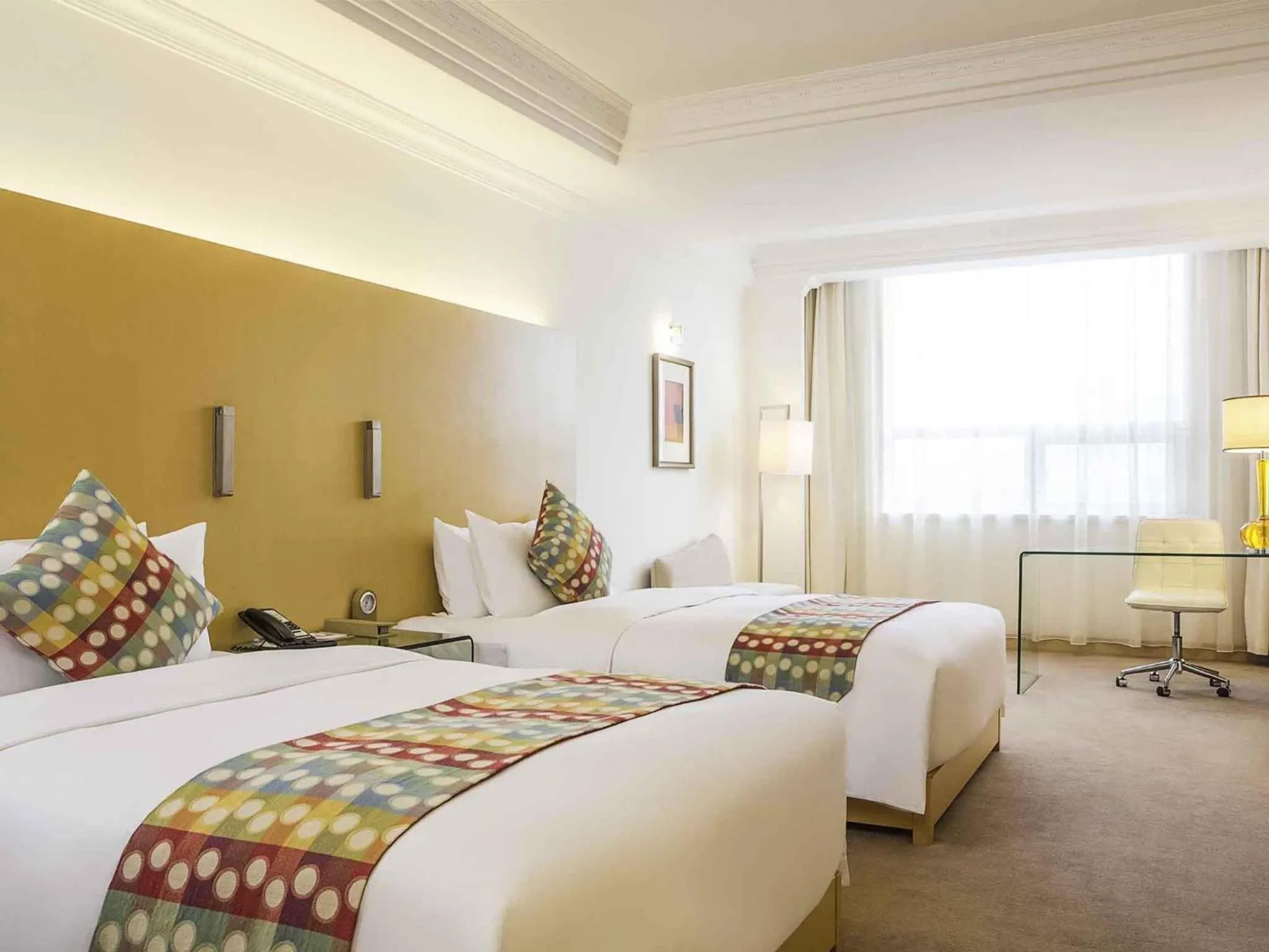 Bedroom, Bed in Grand Mercure Hotel Hualing