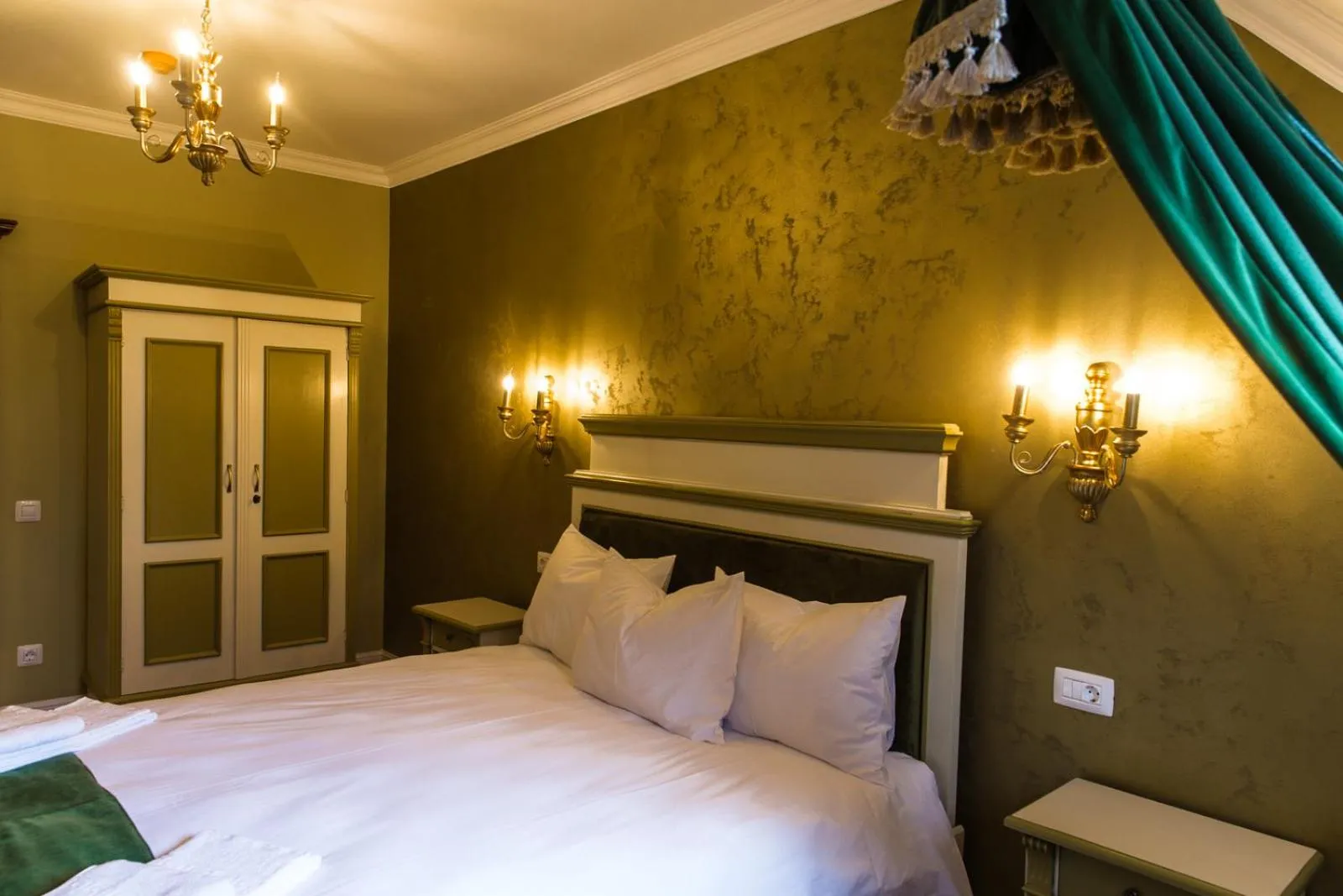 Bed in Artisans Boutique Villa