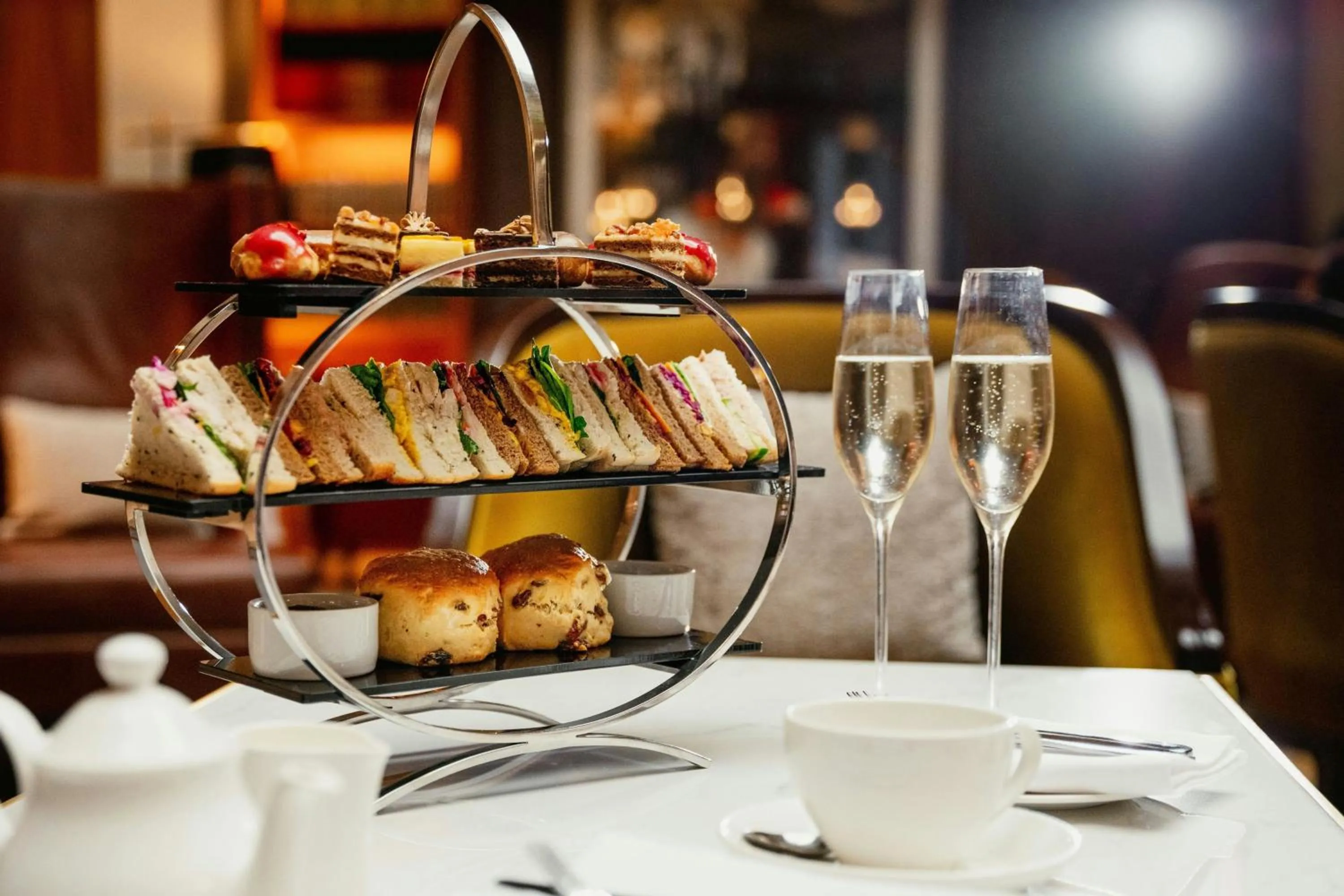 Restaurant/places to eat in Threadneedles, Autograph Collection