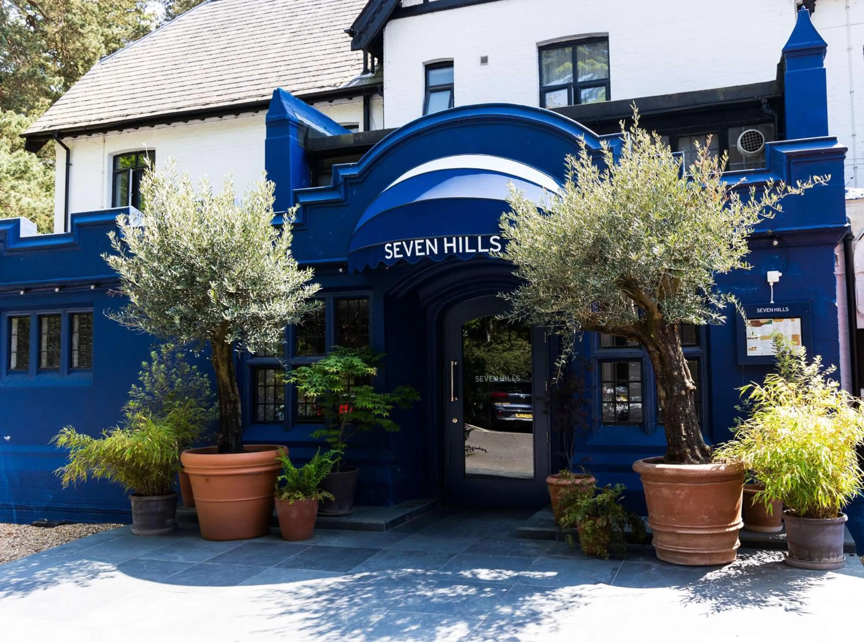 Restaurant/places to eat in Hilton Cobham