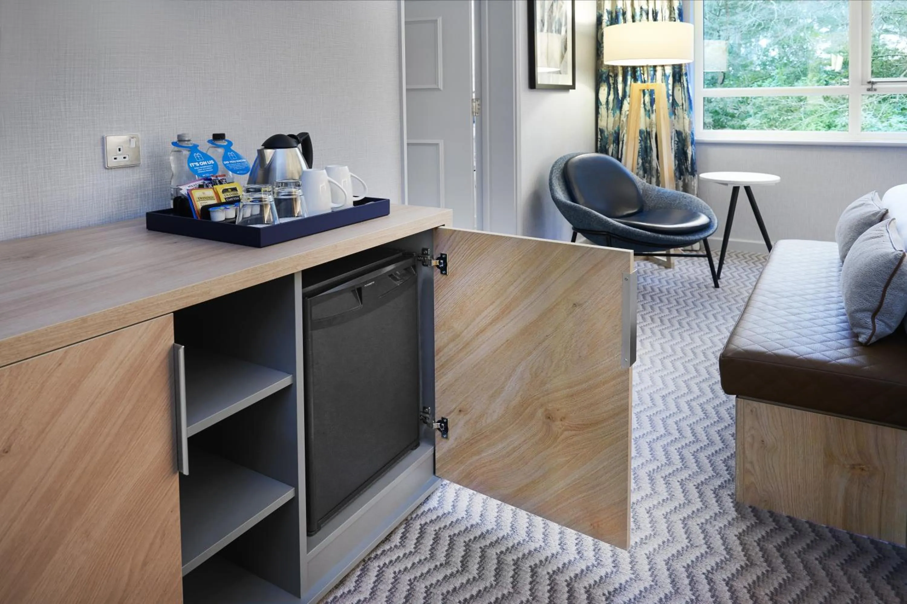 Coffee/tea facilities in Hilton Cobham