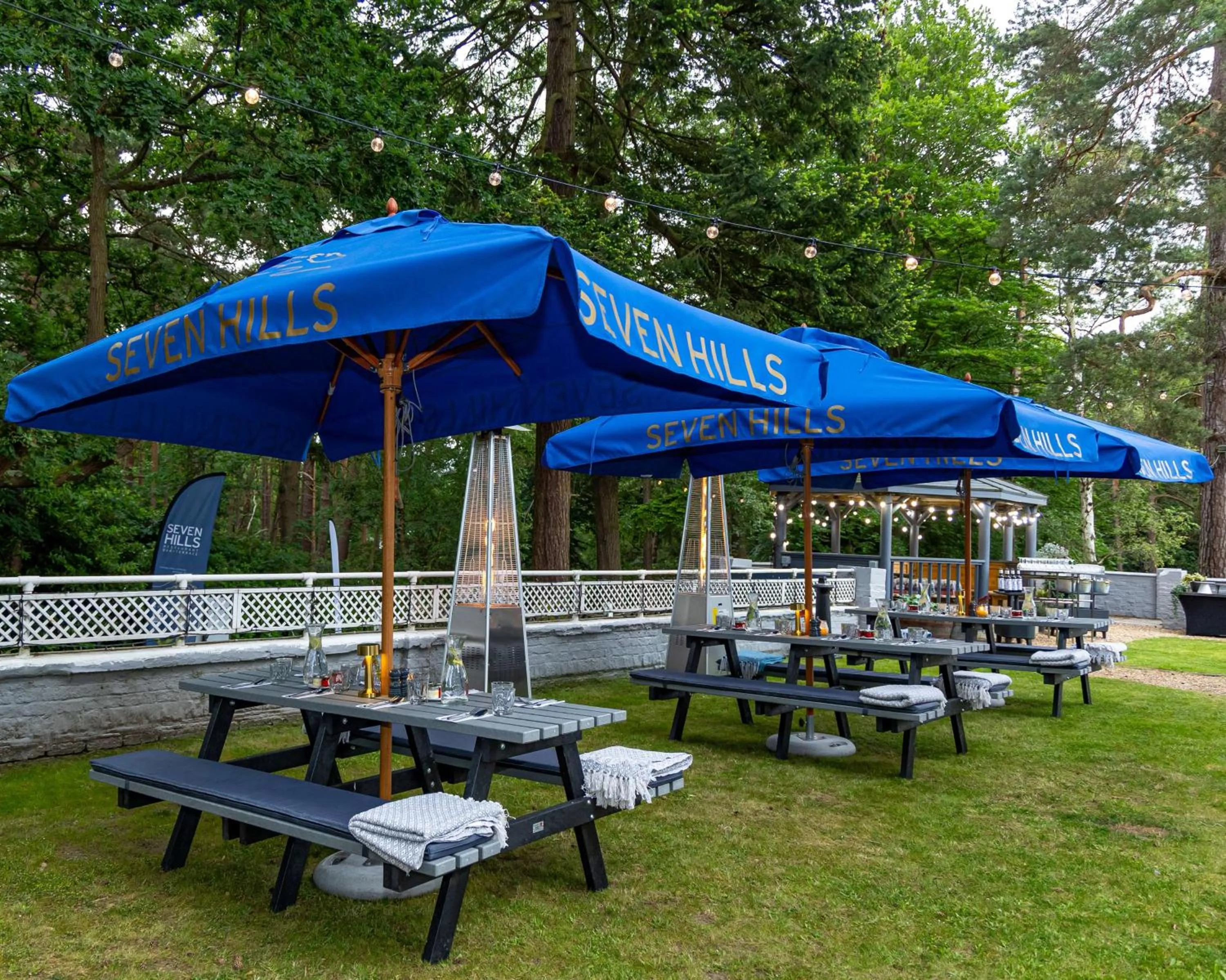 Restaurant/places to eat in Hilton Cobham