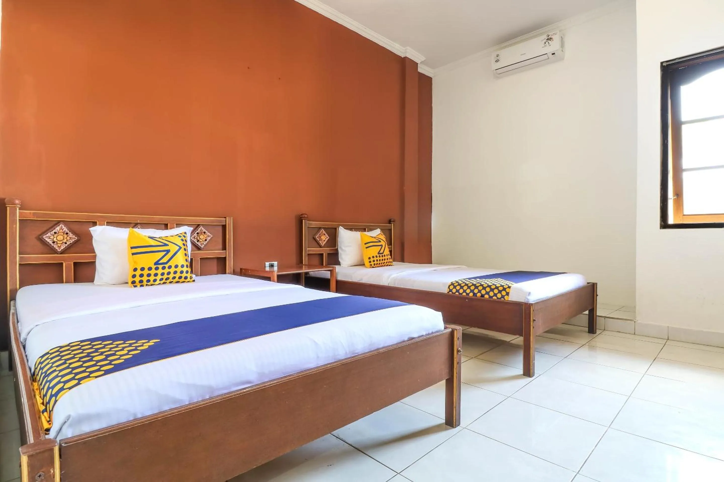 Bedroom in OYO 1927 Hotel Candra Adigraha