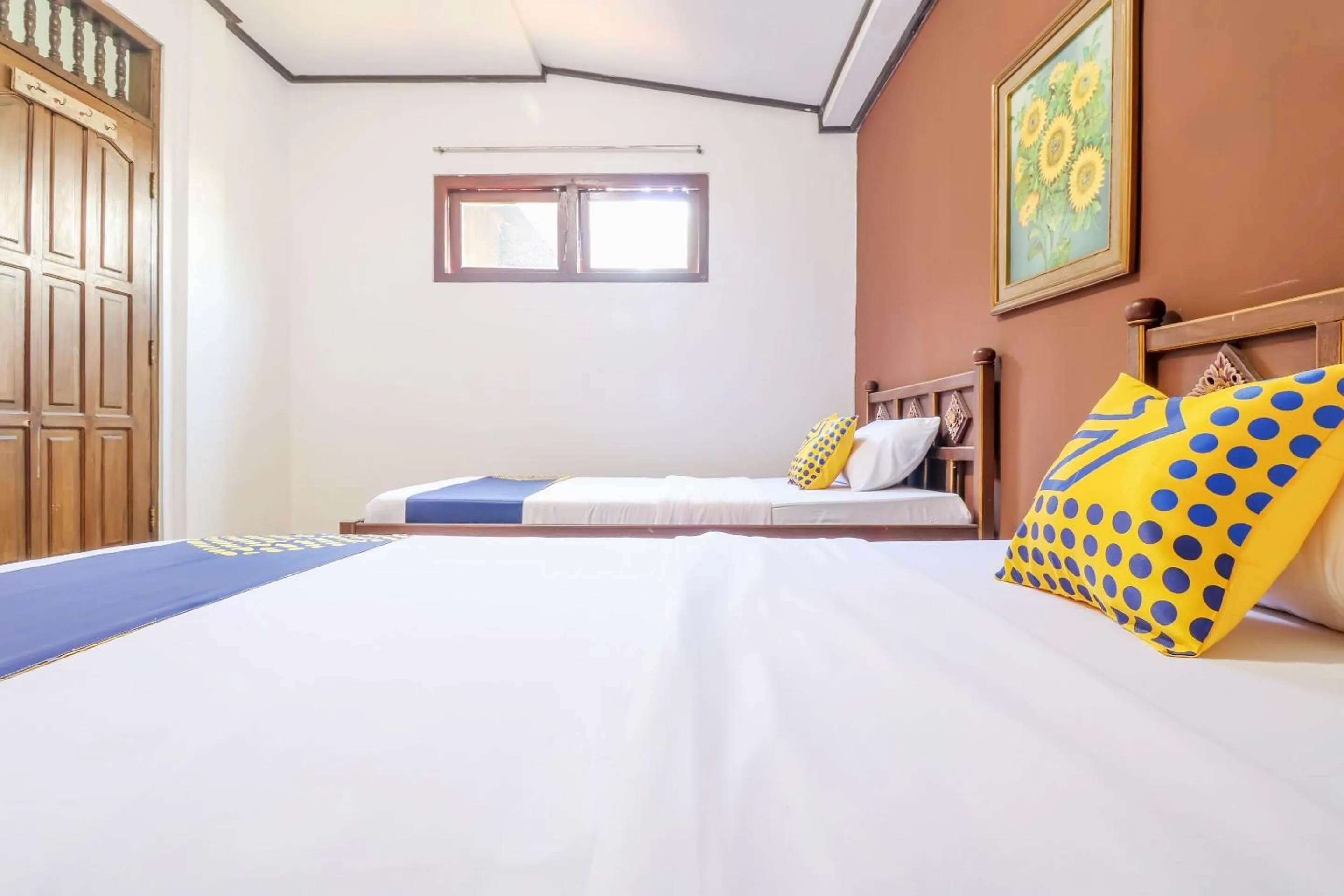 Bedroom in OYO 1927 Hotel Candra Adigraha