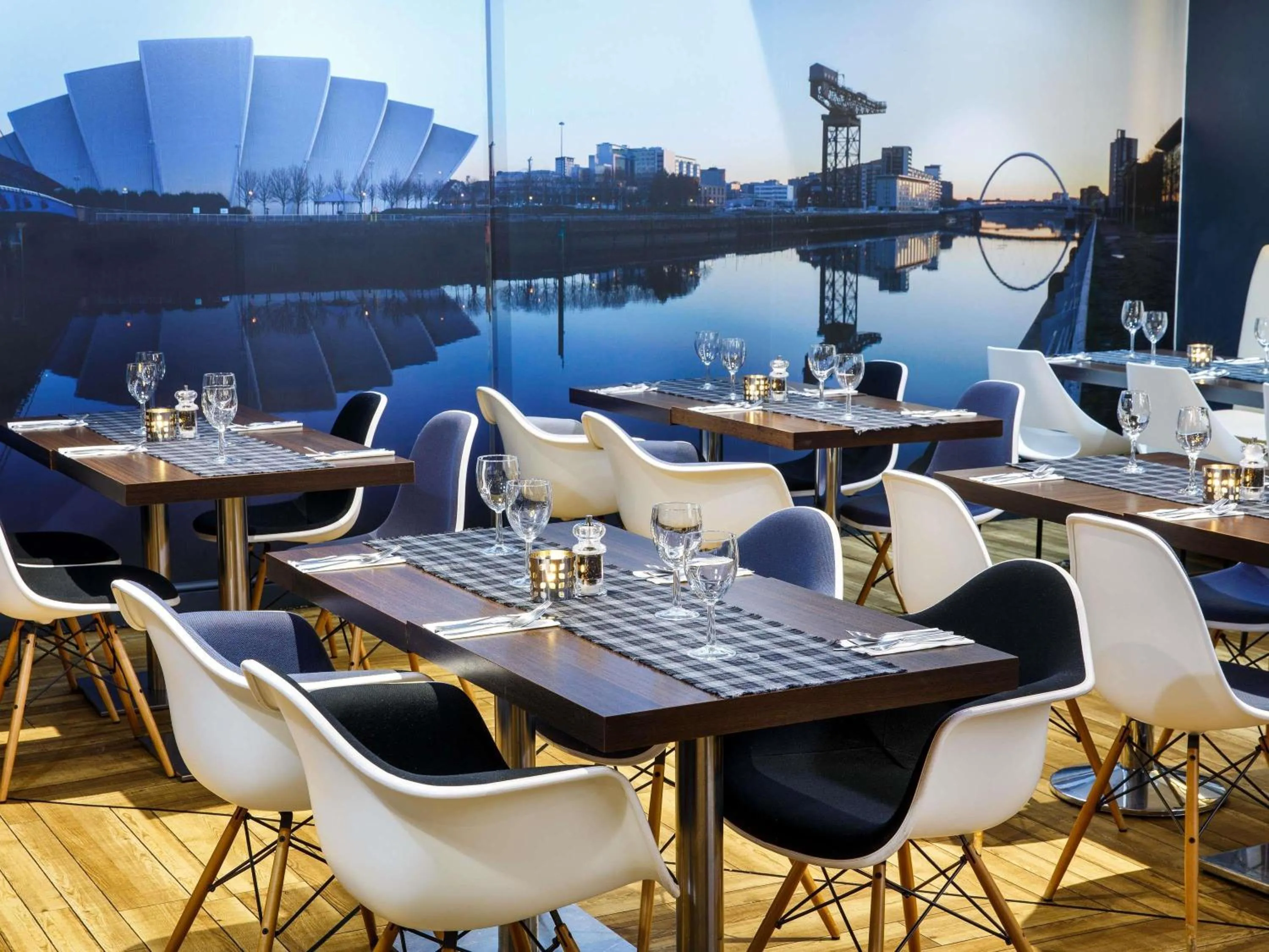 Property building in ibis Glasgow City Centre – Sauchiehall St