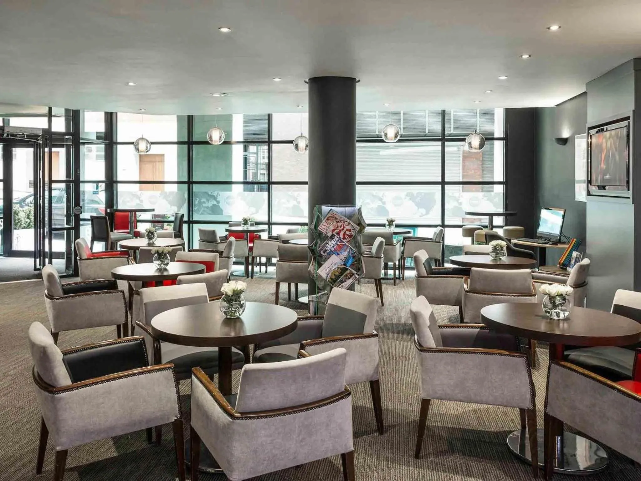 Lounge or bar in ibis Glasgow City Centre – Sauchiehall St