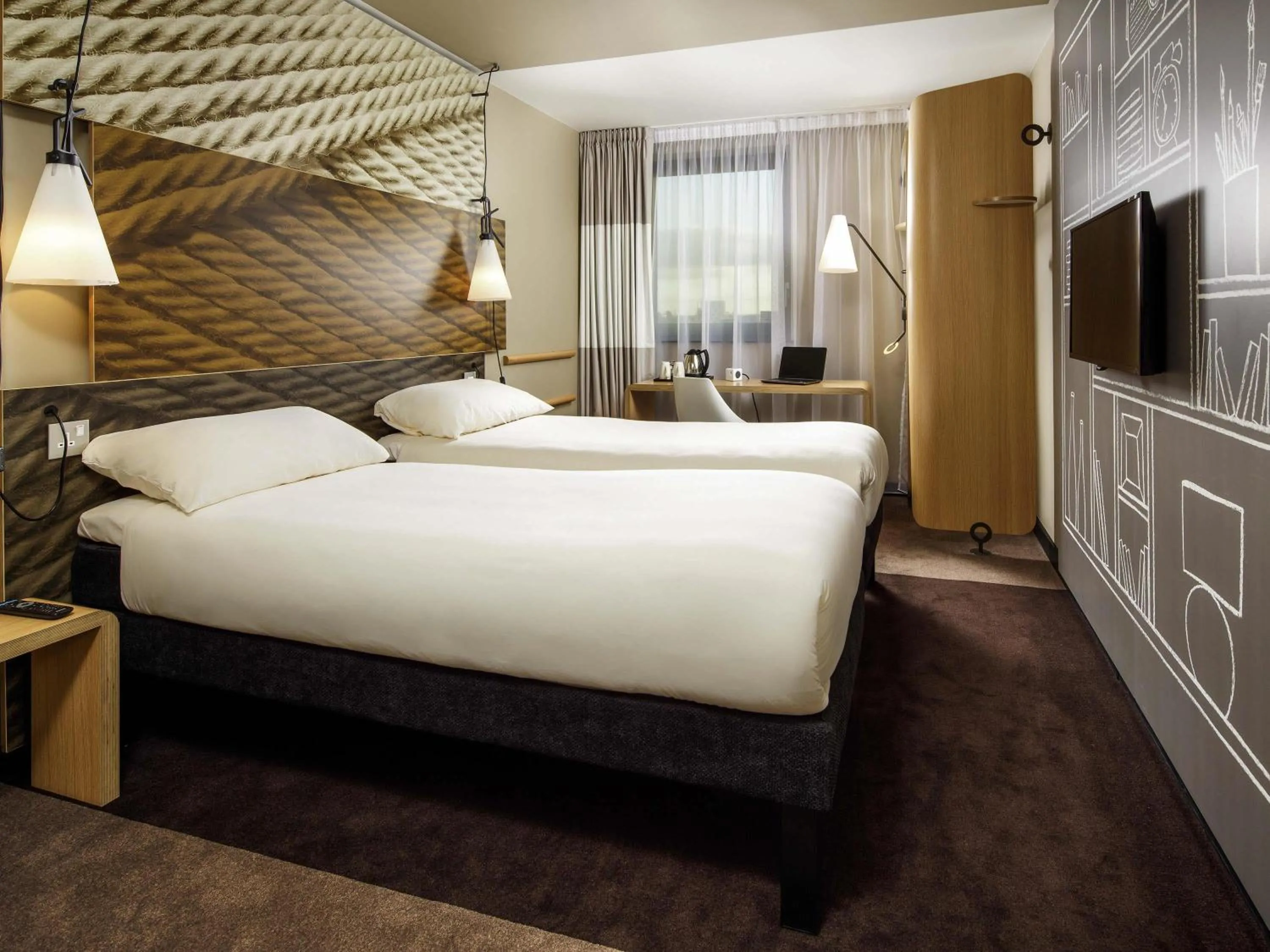 Bedroom, Bed in ibis Glasgow City Centre – Sauchiehall St