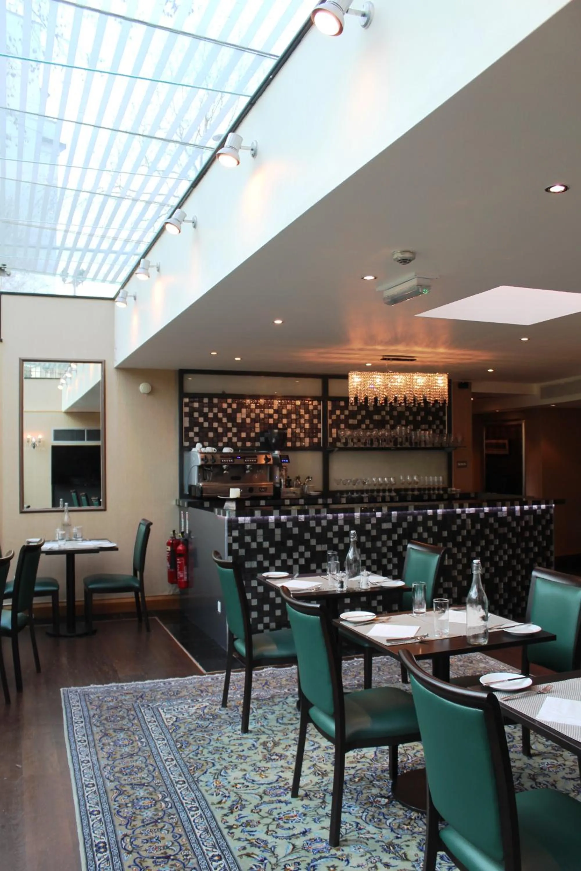 Business facilities in The Colonnade