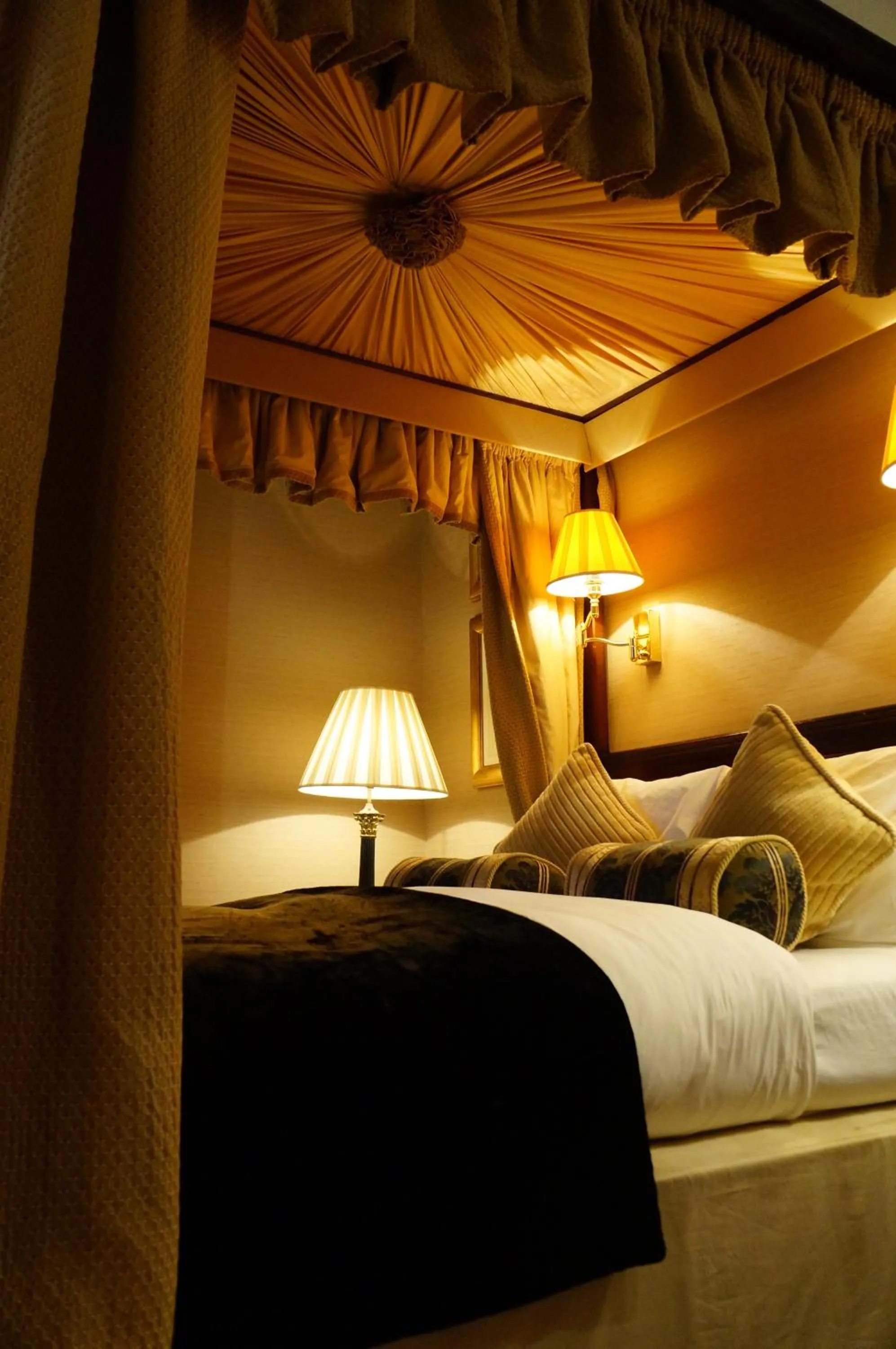 Bed in The Colonnade