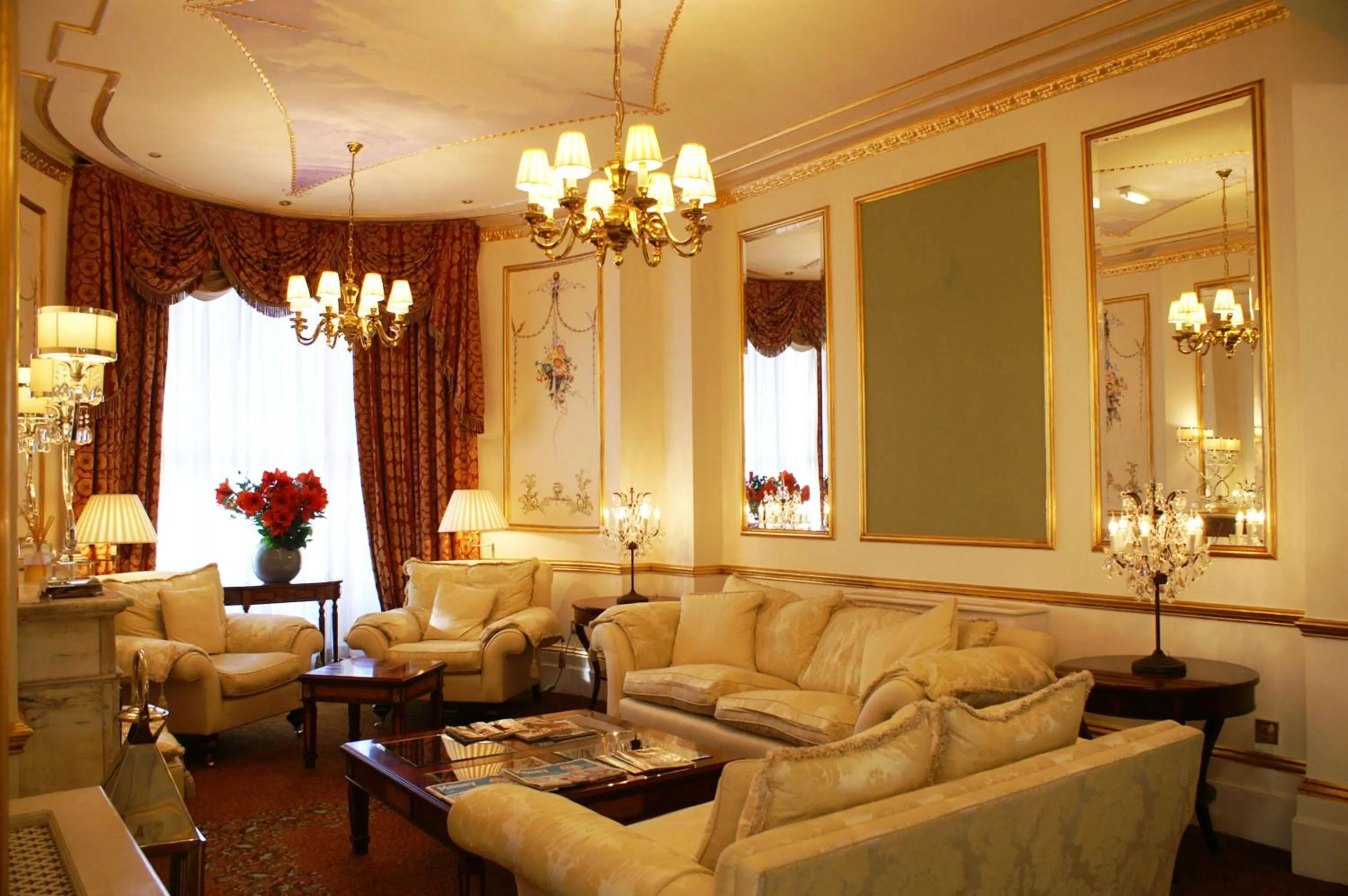 Lobby or reception in The Colonnade