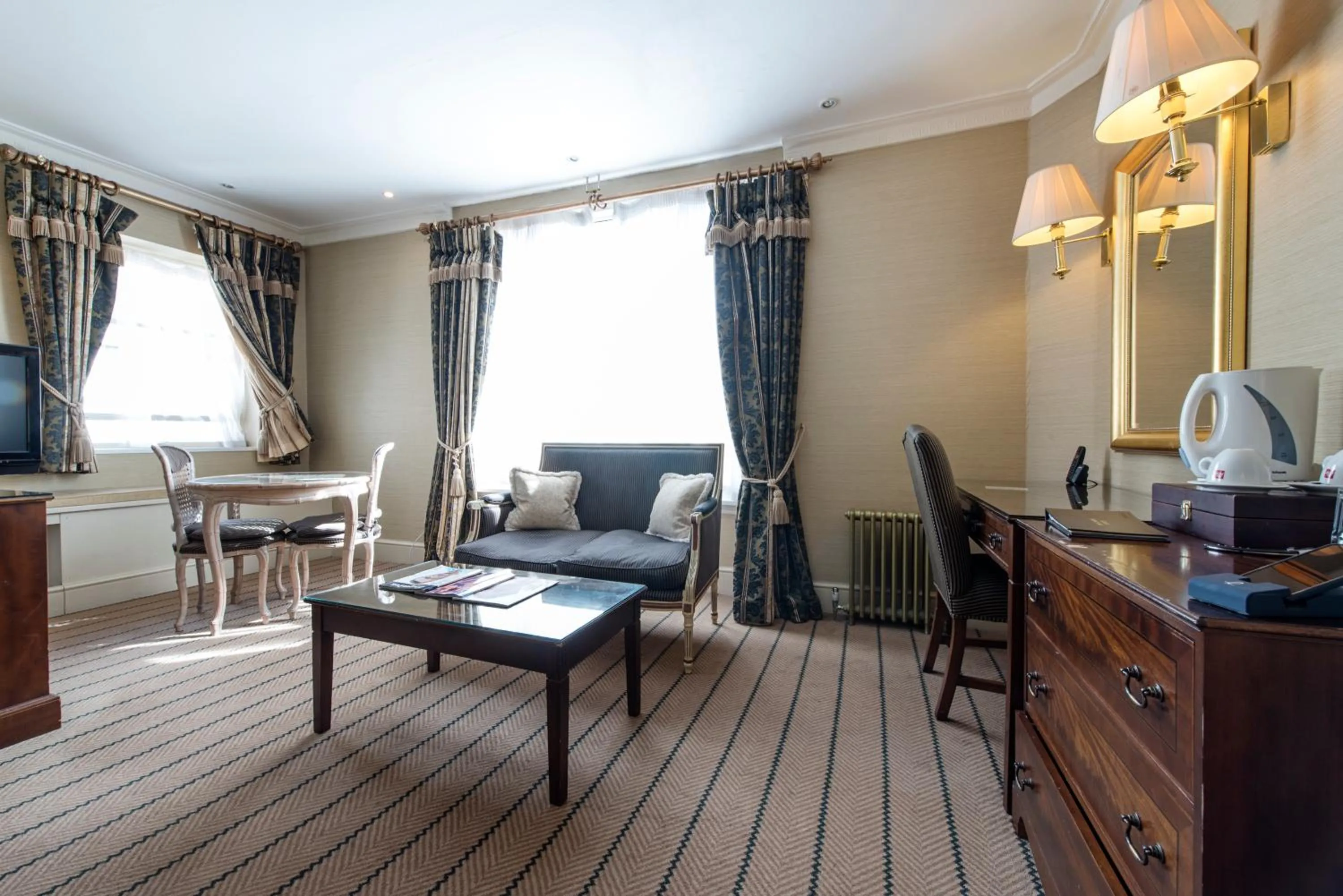 Living room in The Colonnade