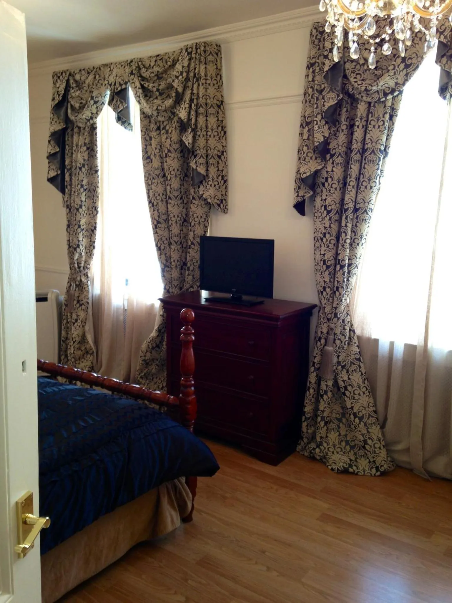 TV and multimedia in The Colonnade