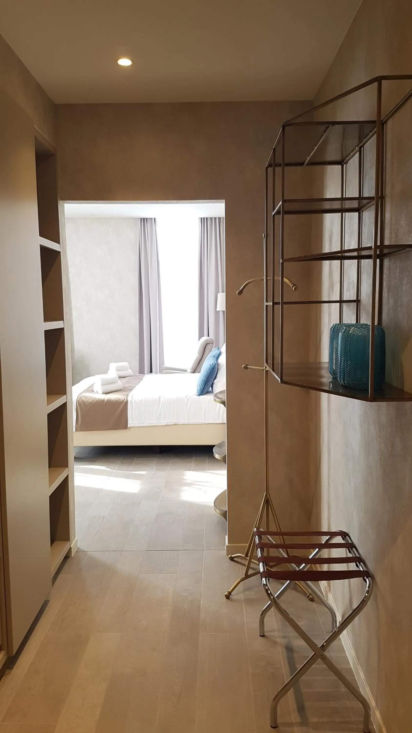 Bedroom, Bed in Hotel Acropolis " Op het sportiefste park van de kust "