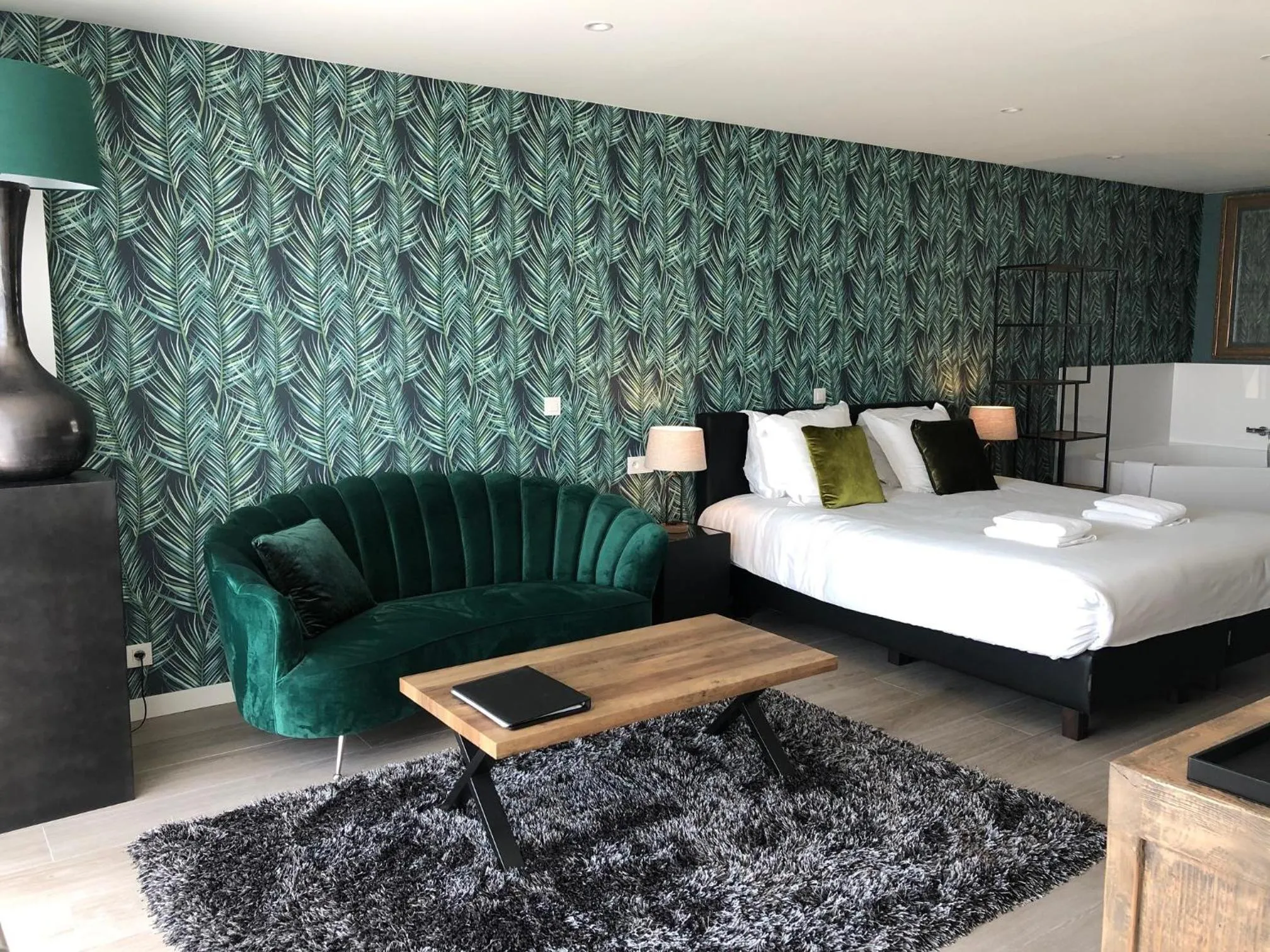 Bed in Hotel Acropolis " Op het sportiefste park van de kust "