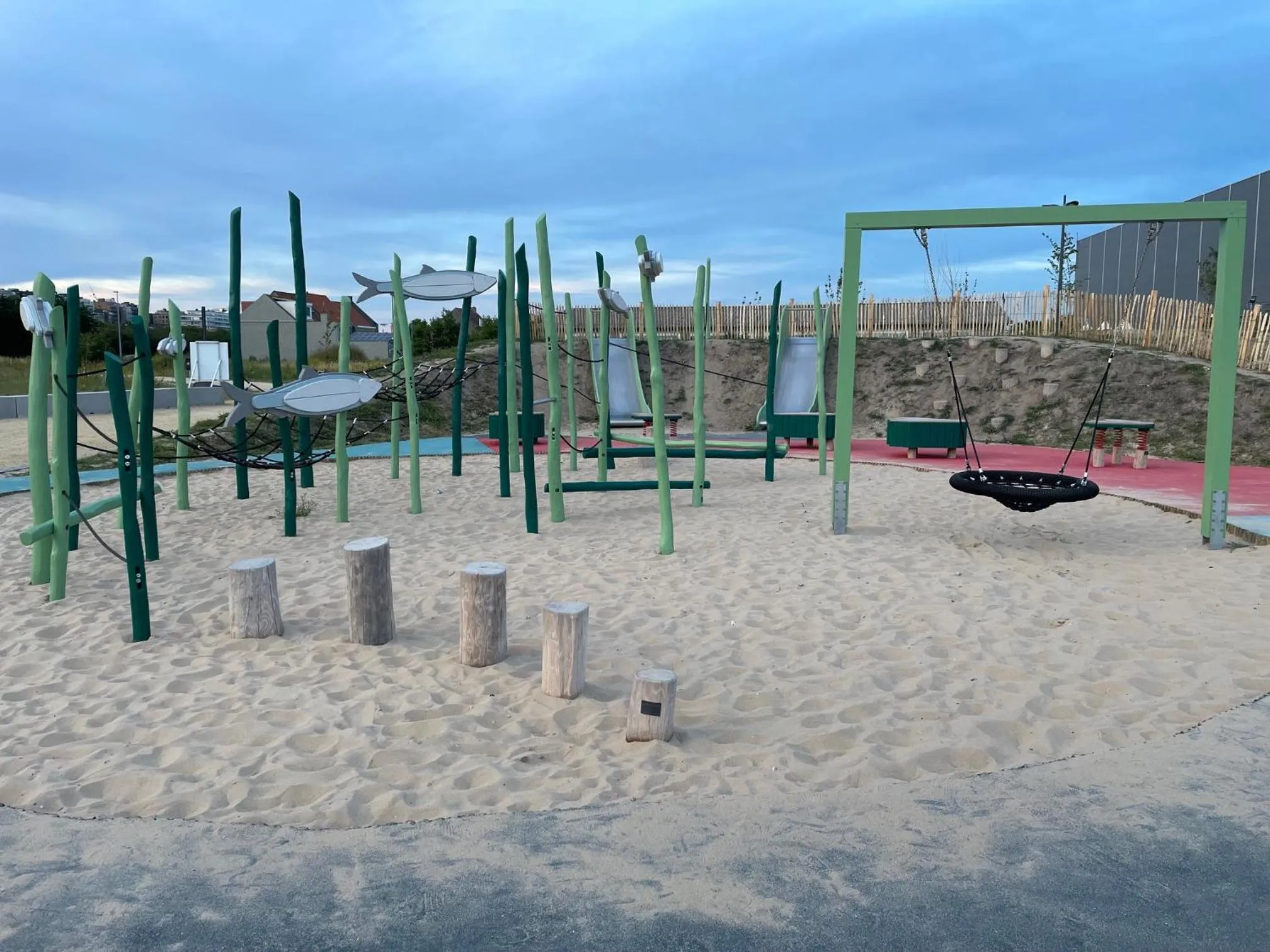 Children play ground in Hotel Acropolis " Op het sportiefste park van de kust "
