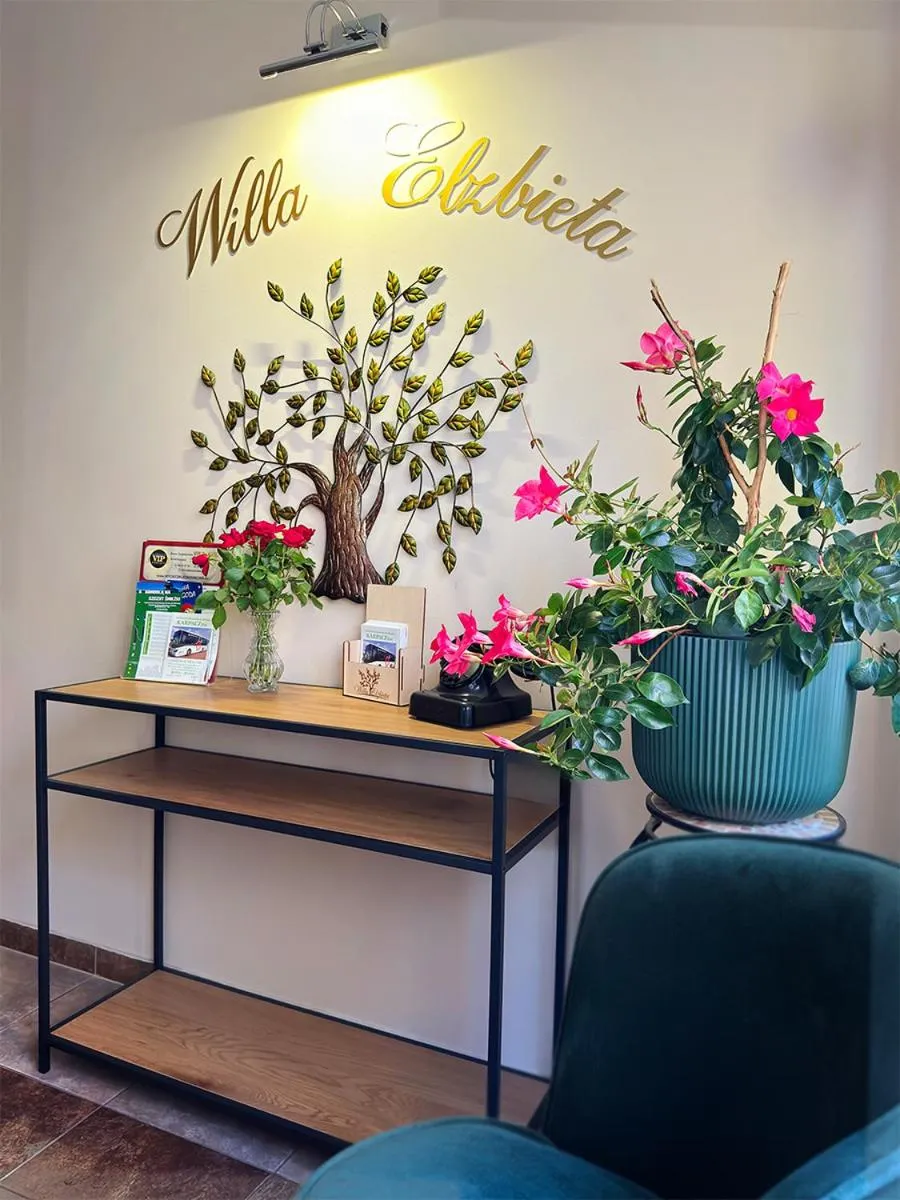 Lobby or reception in Willa Elżbieta - komfortowy wypoczynek, znakomite recenzje Gości