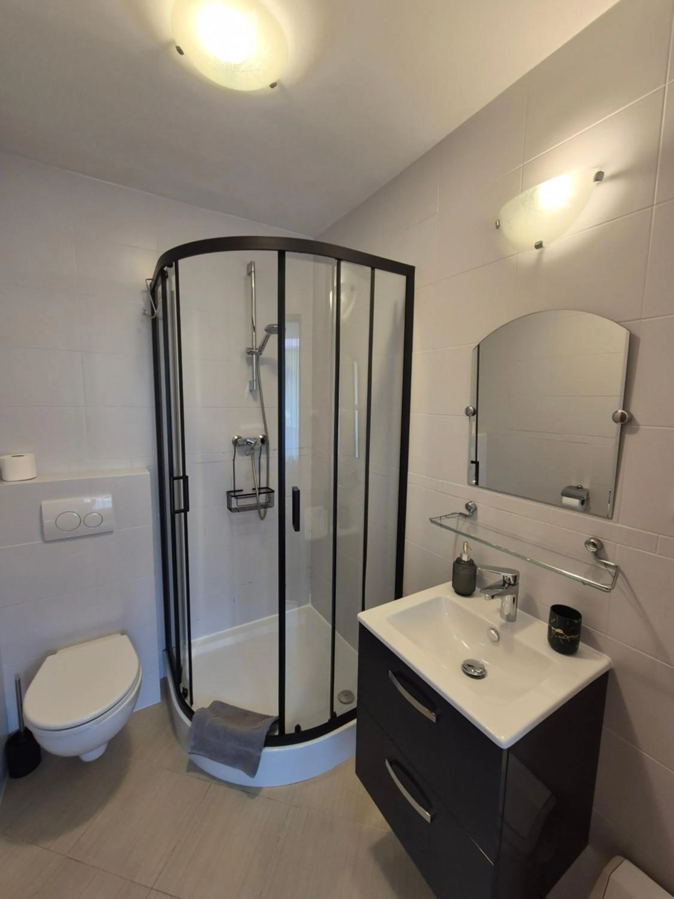 Shower in Willa Elżbieta - komfortowy wypoczynek, znakomite recenzje Gości