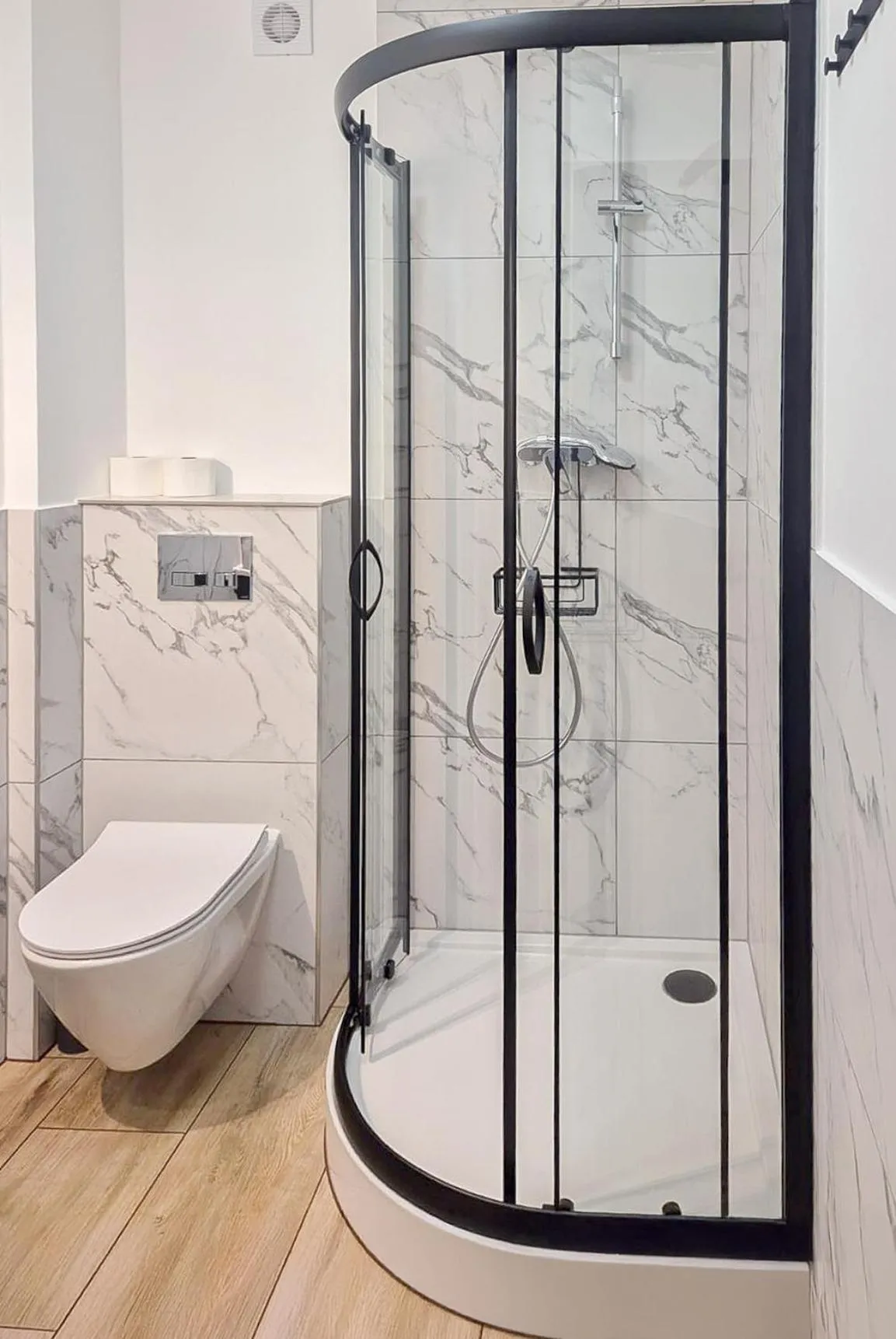 Shower in Willa Elżbieta - komfortowy wypoczynek, znakomite recenzje Gości