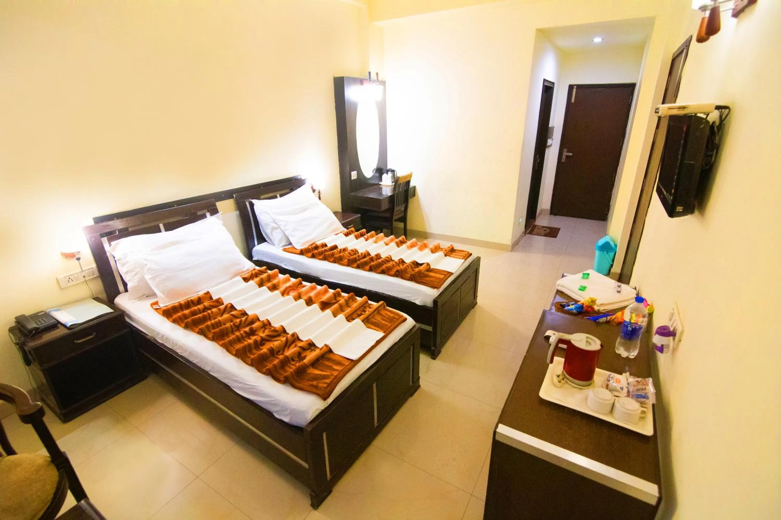 Photo of the whole room, Bed in Hotel Hong Kong Inn