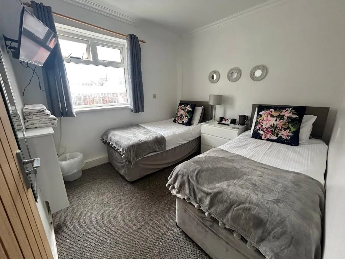 Bed in Sandford Promenade