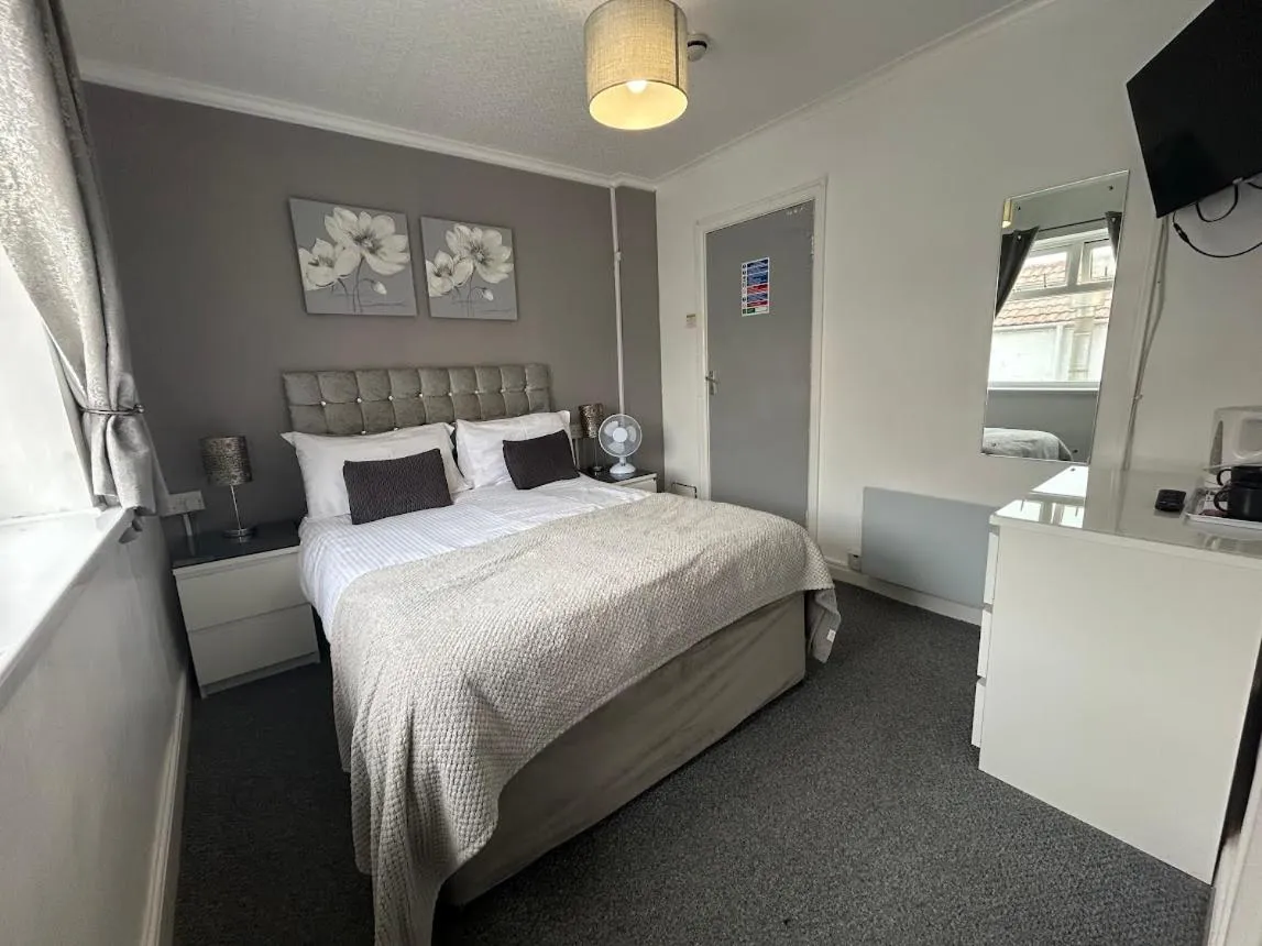 Bed in Sandford Promenade