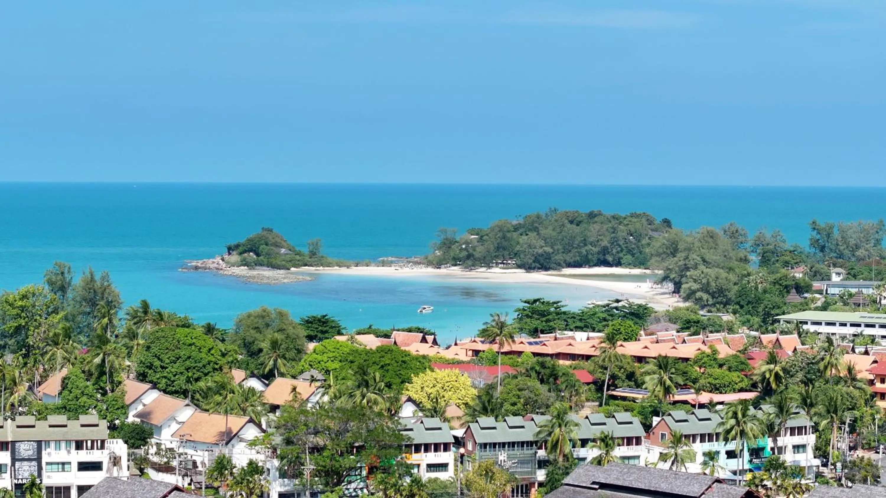 Beach in Paradise Island Estate