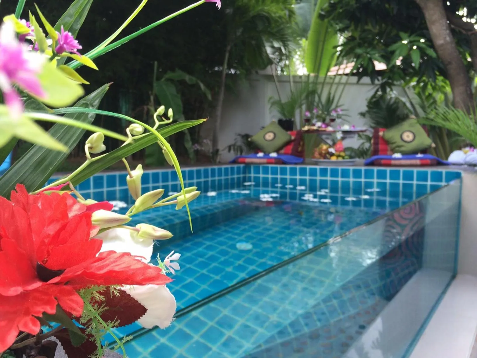 Swimming pool in Paradise Island Estate