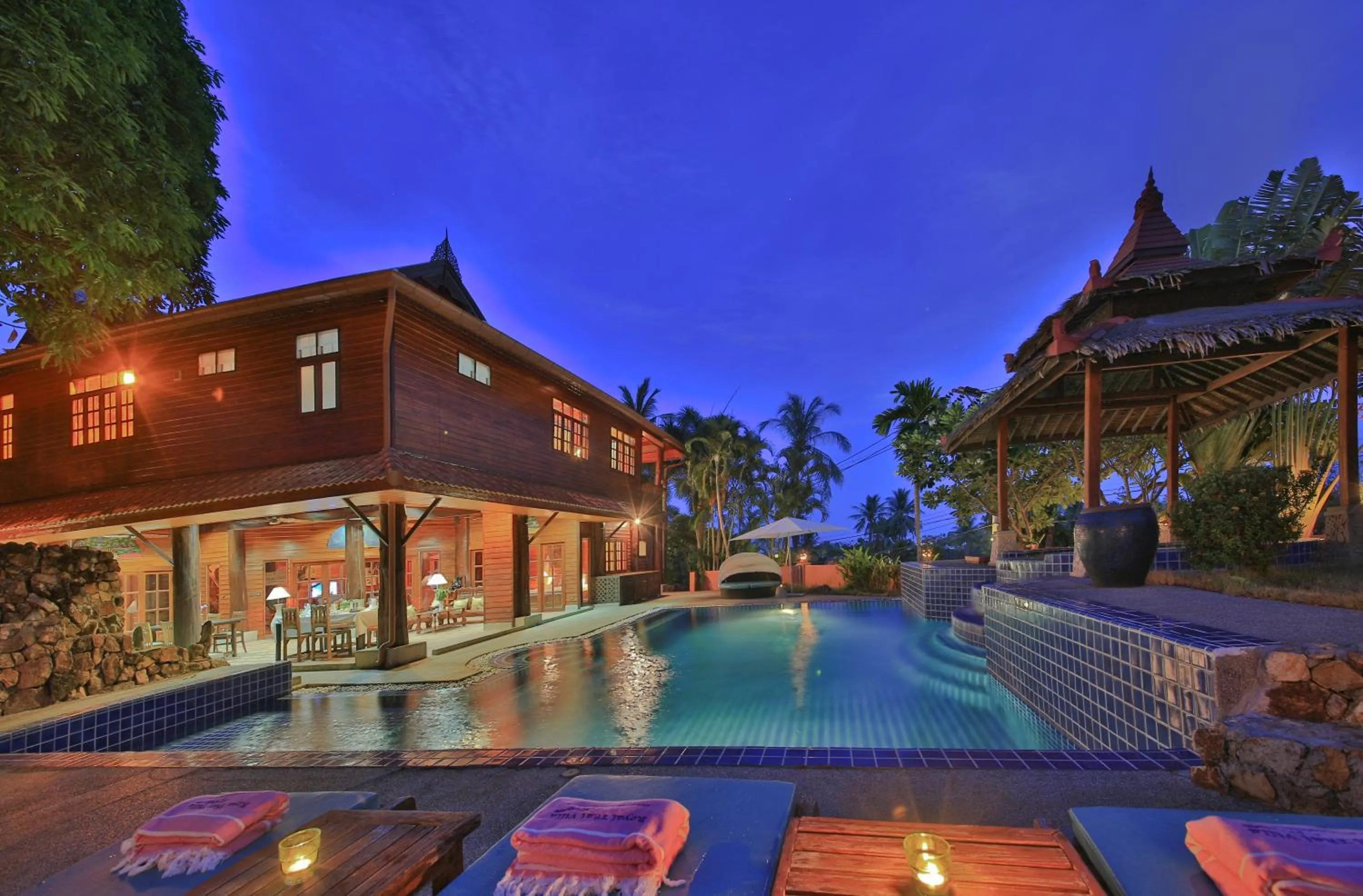 Swimming pool in Paradise Island Estate