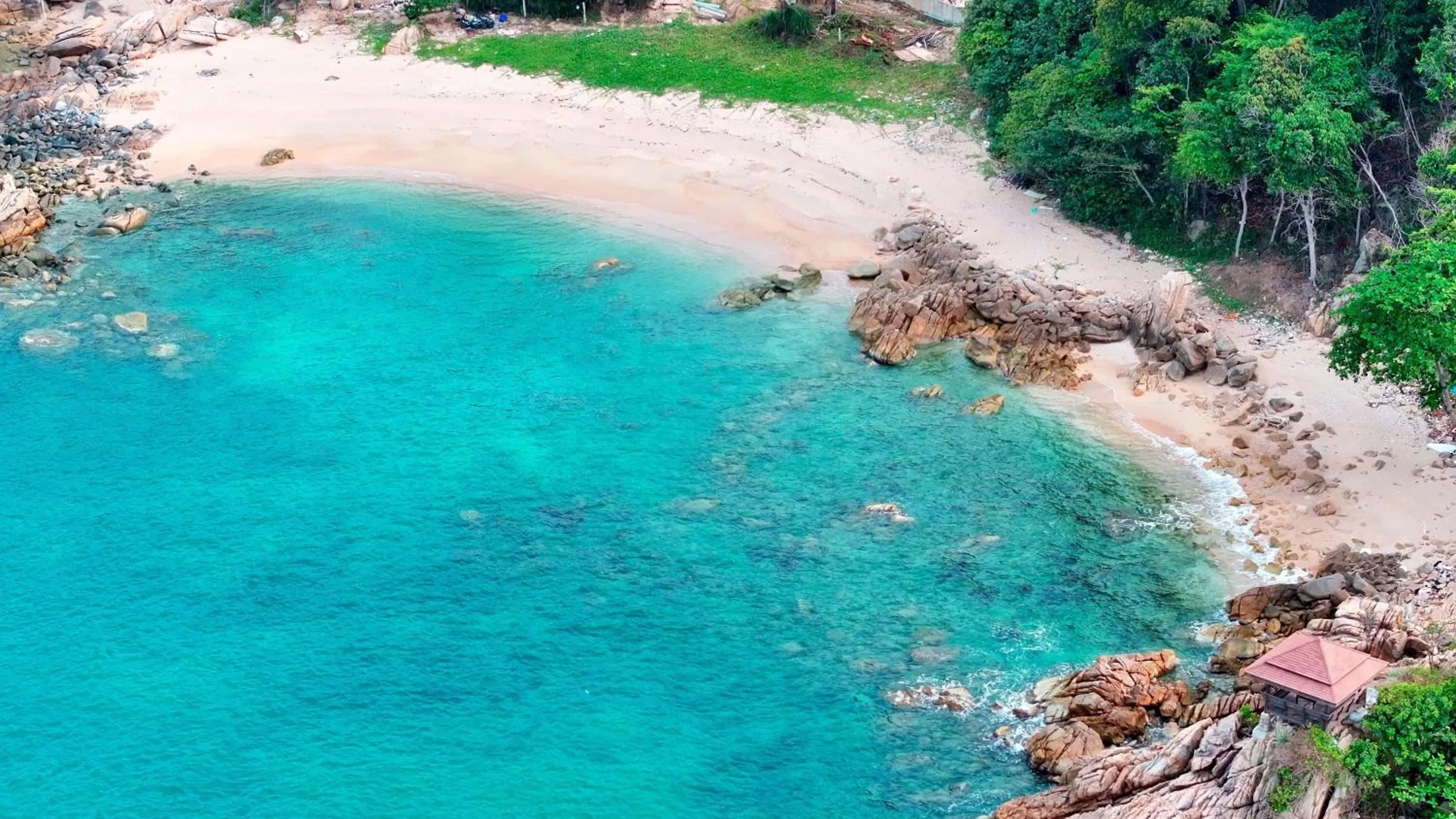 Beach in Paradise Island Estate