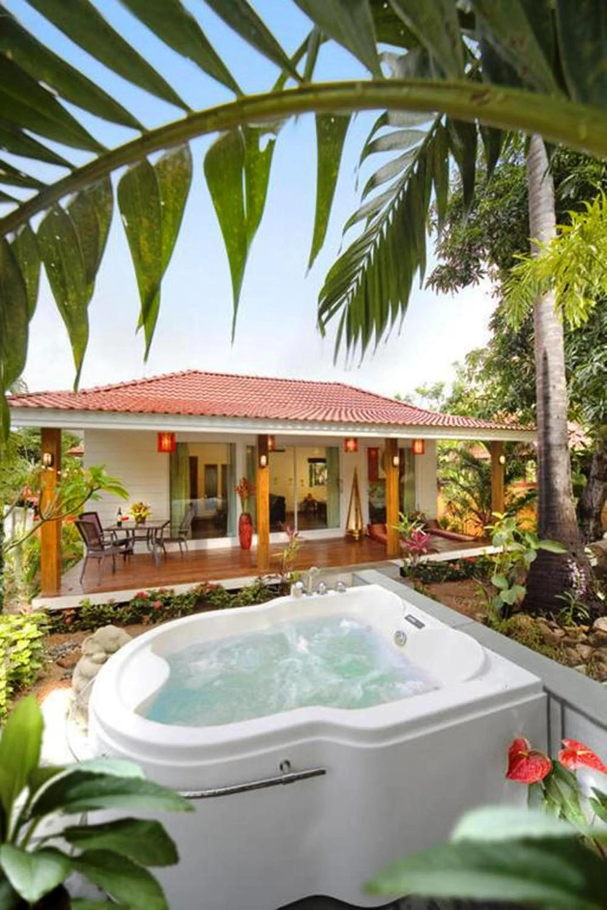 Decorative detail in Paradise Island Estate