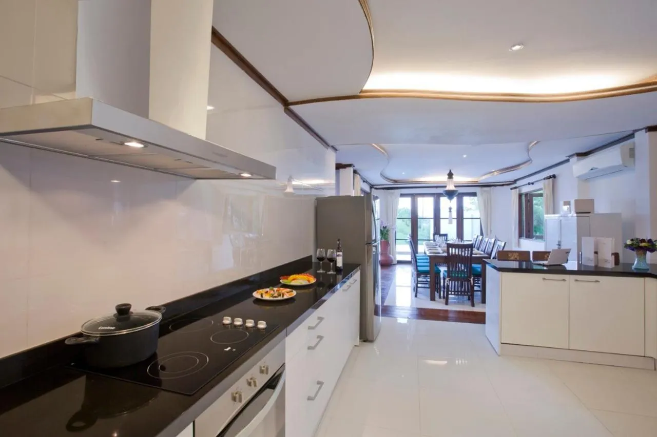 Kitchen or kitchenette in Paradise Island Estate