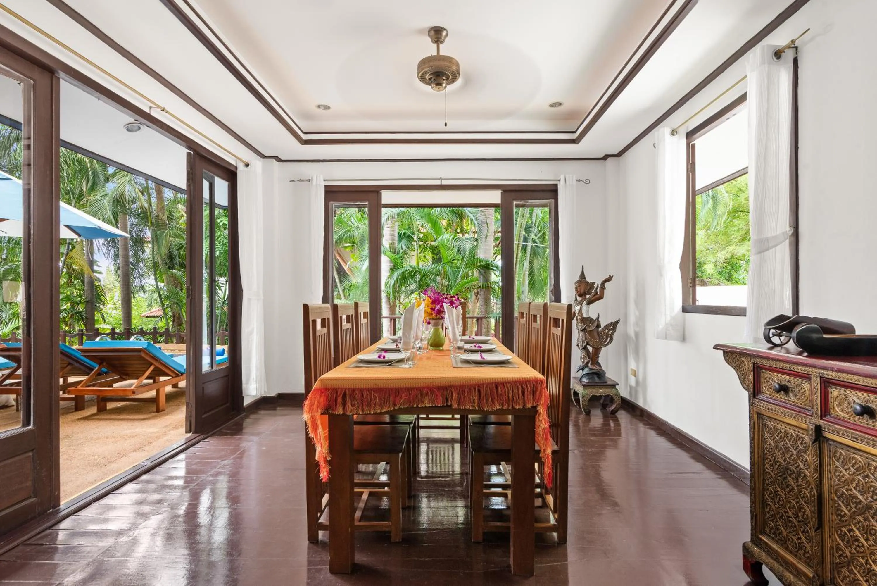 Dining area in Paradise Island Estate