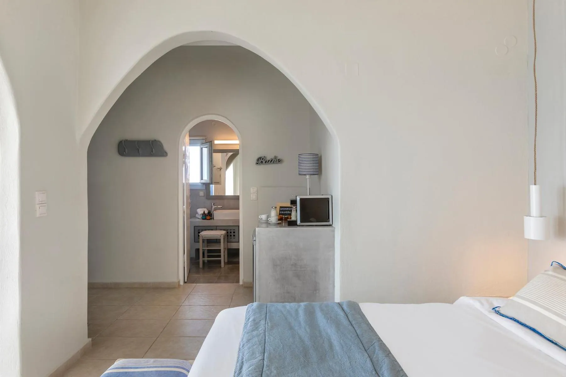 Bedroom, Bed in Blue Dolphins Apartments