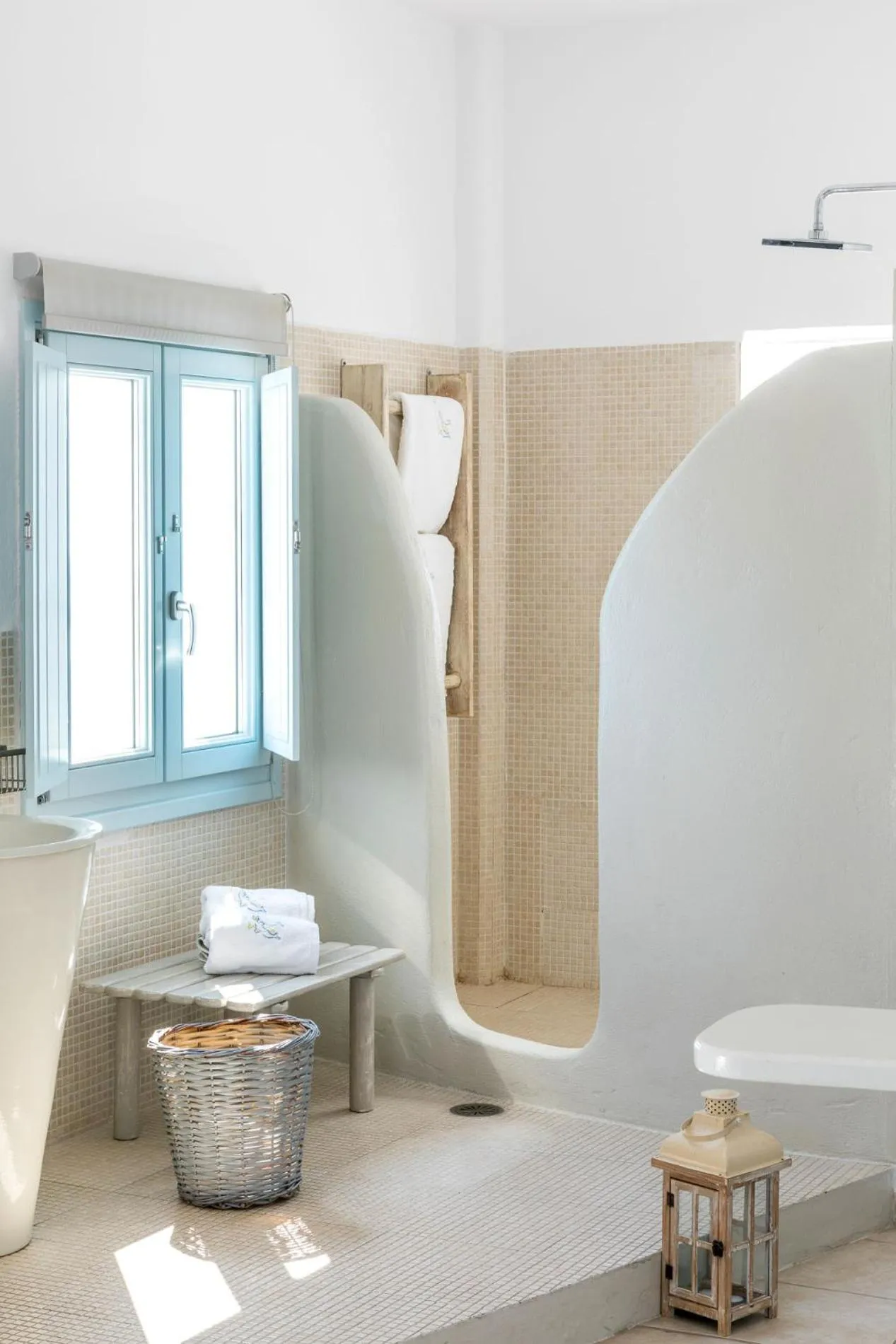 Bathroom in Blue Dolphins Apartments