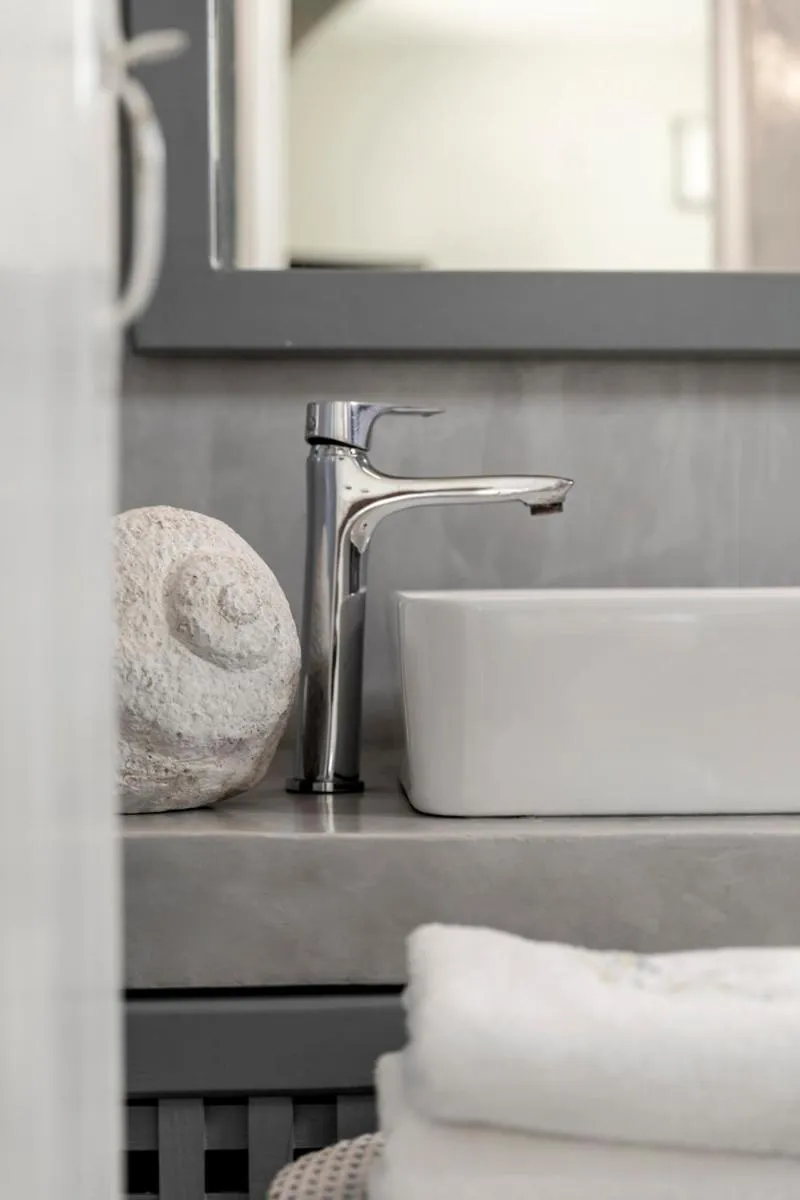 Bathroom in Blue Dolphins Apartments