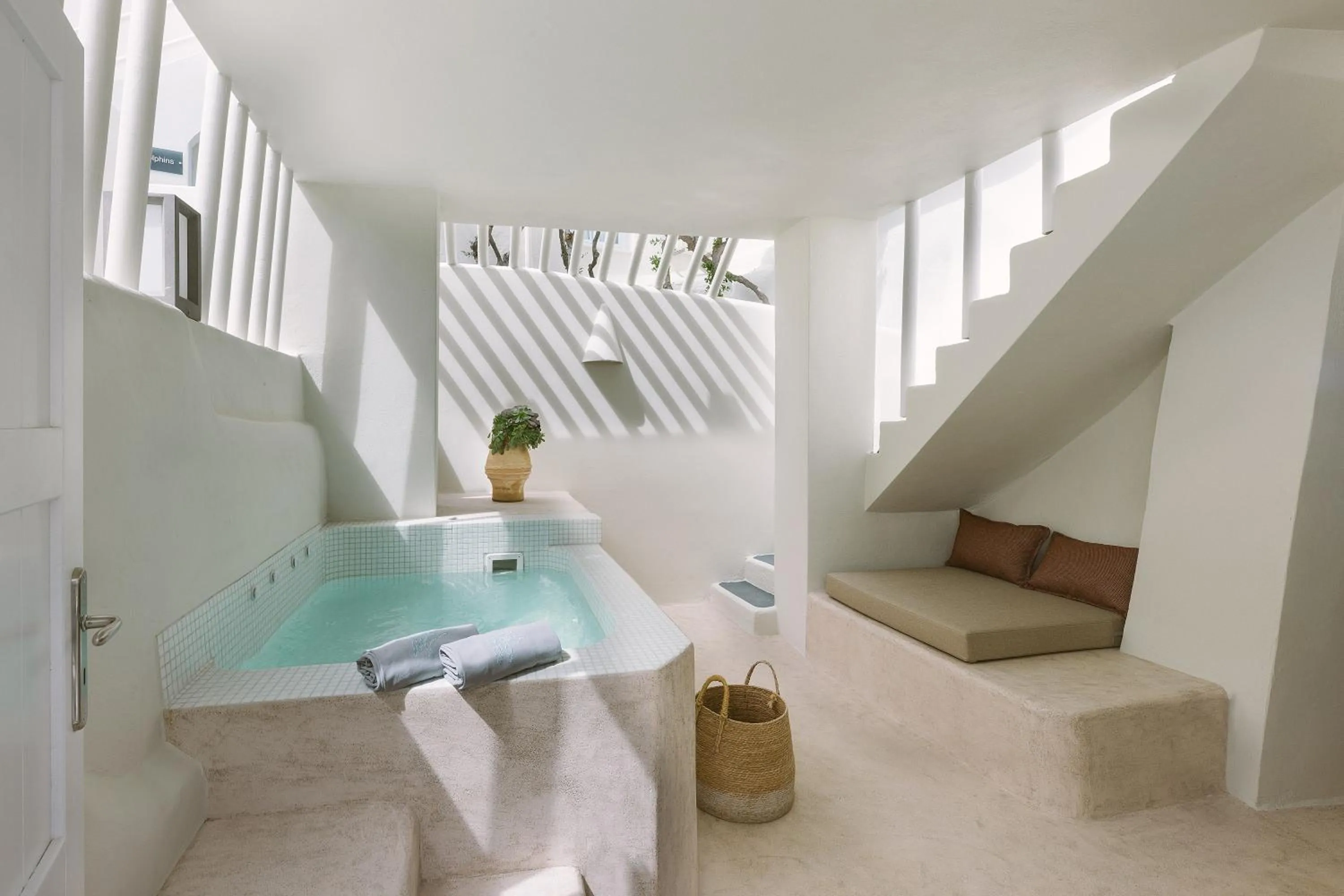 Blue Dolphins Apartments