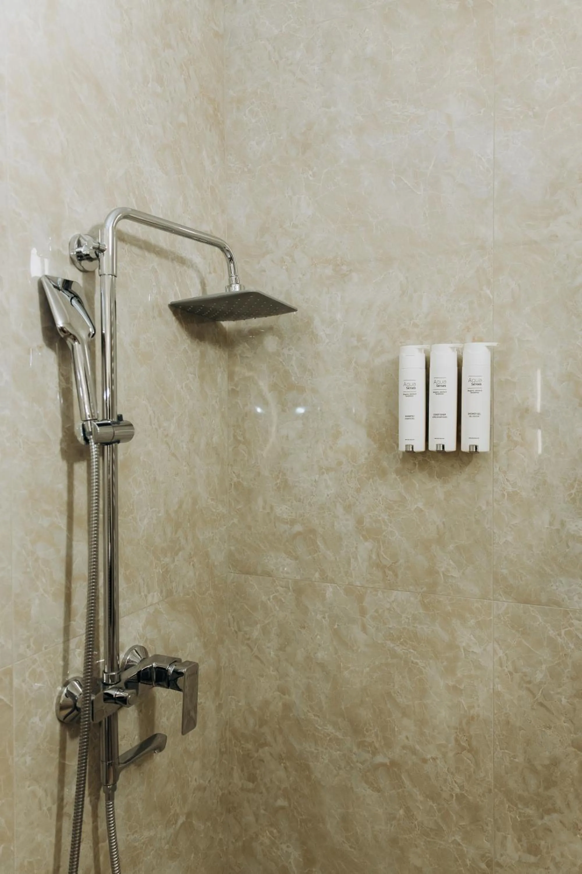 Shower in Eduard Hotel