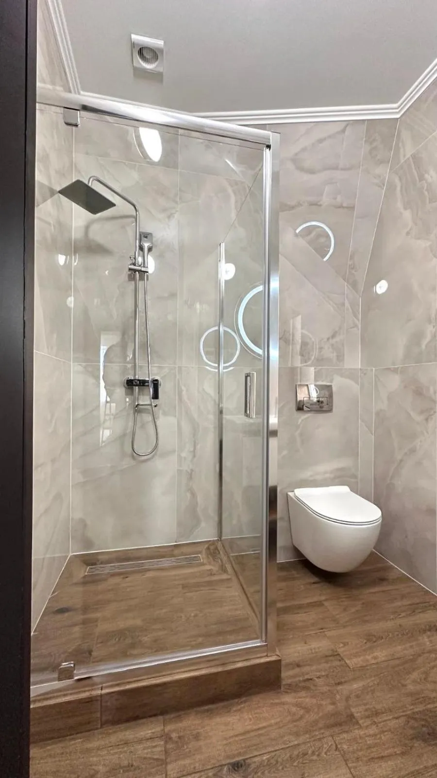 Shower in Eduard Hotel