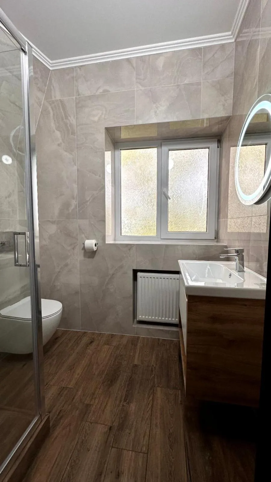 Shower in Eduard Hotel