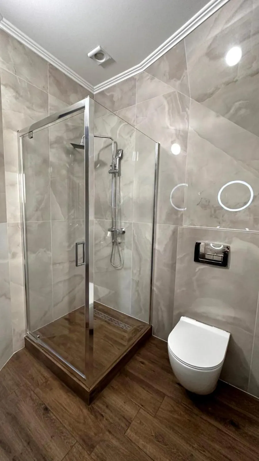 Shower in Eduard Hotel