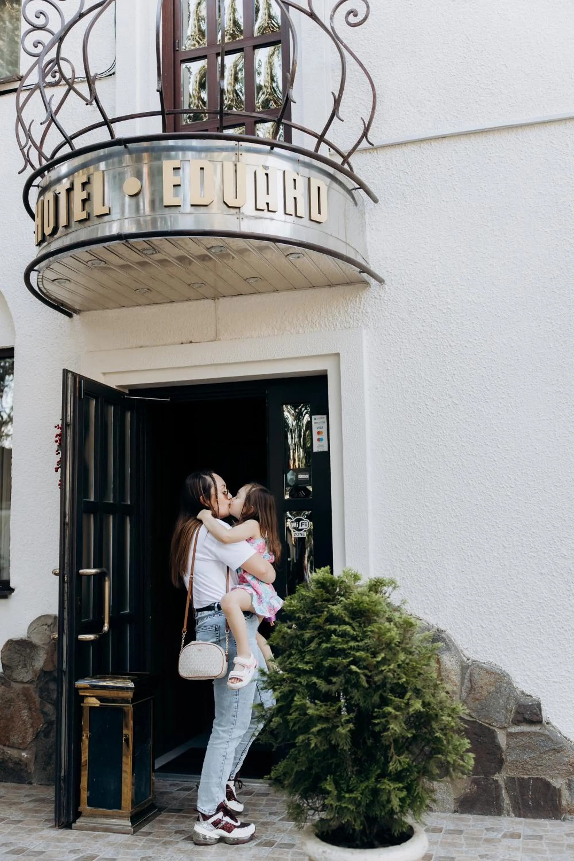 Facade/entrance in Eduard Hotel