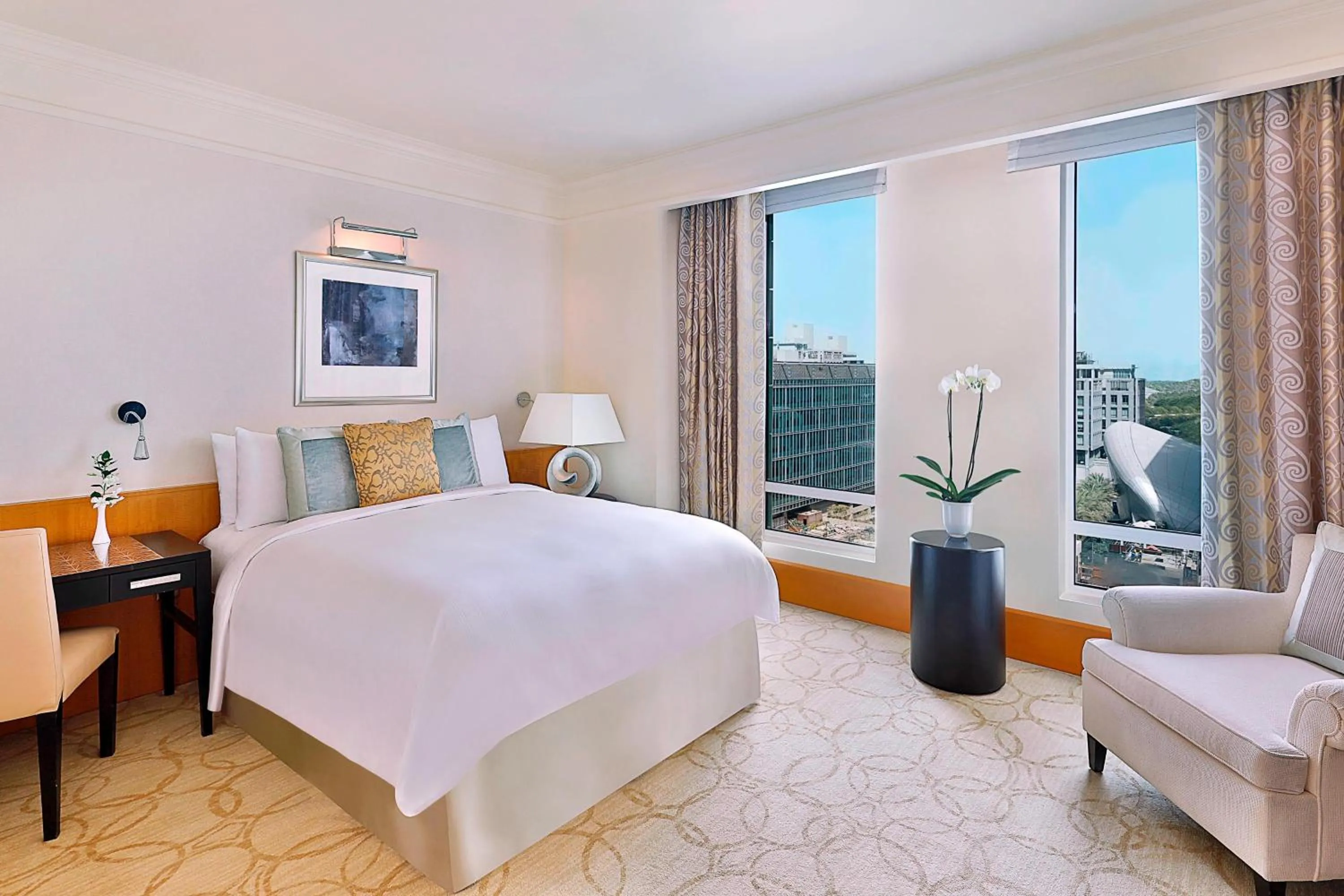 Bedroom, Bed in The Ritz-Carlton Executive Residences