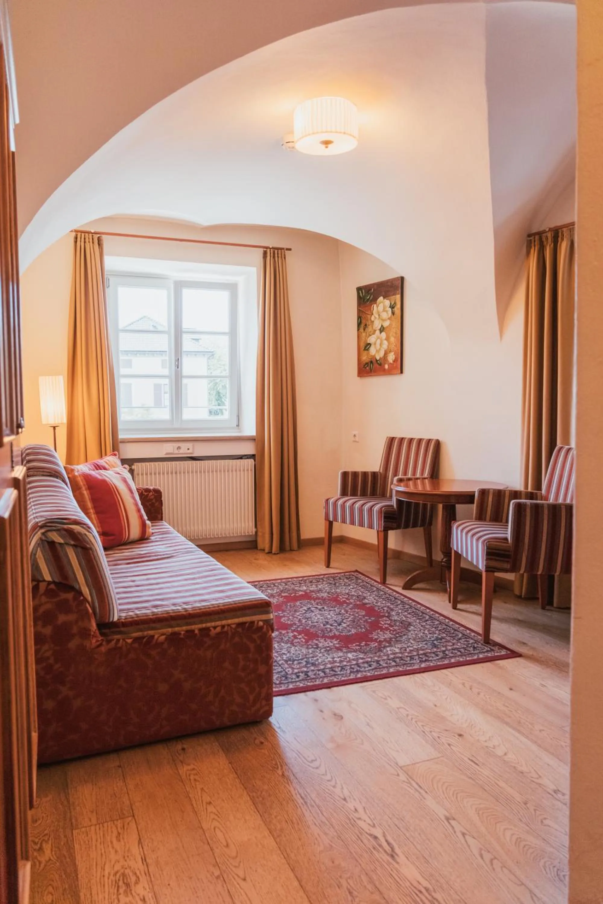 Bedroom, Bed in Hotel Traube